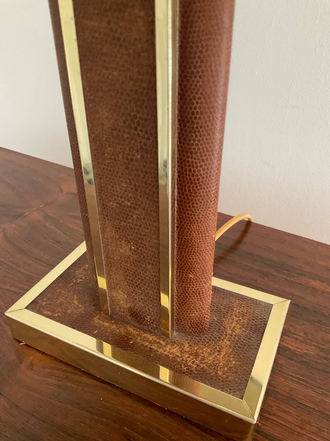 Vintage lamp in leather and gold metal
