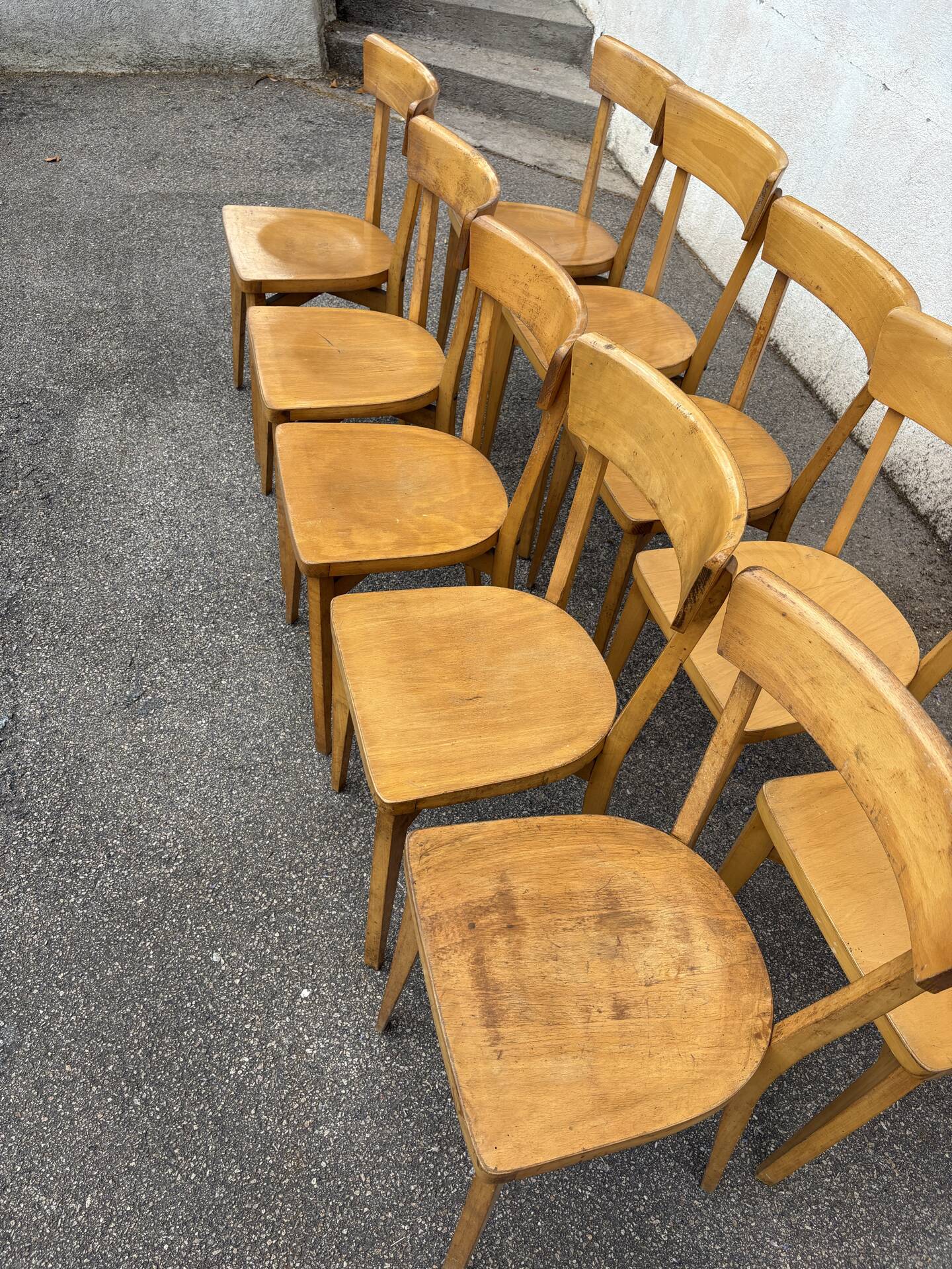 Set de 10 chaises bistrot à croisillon 