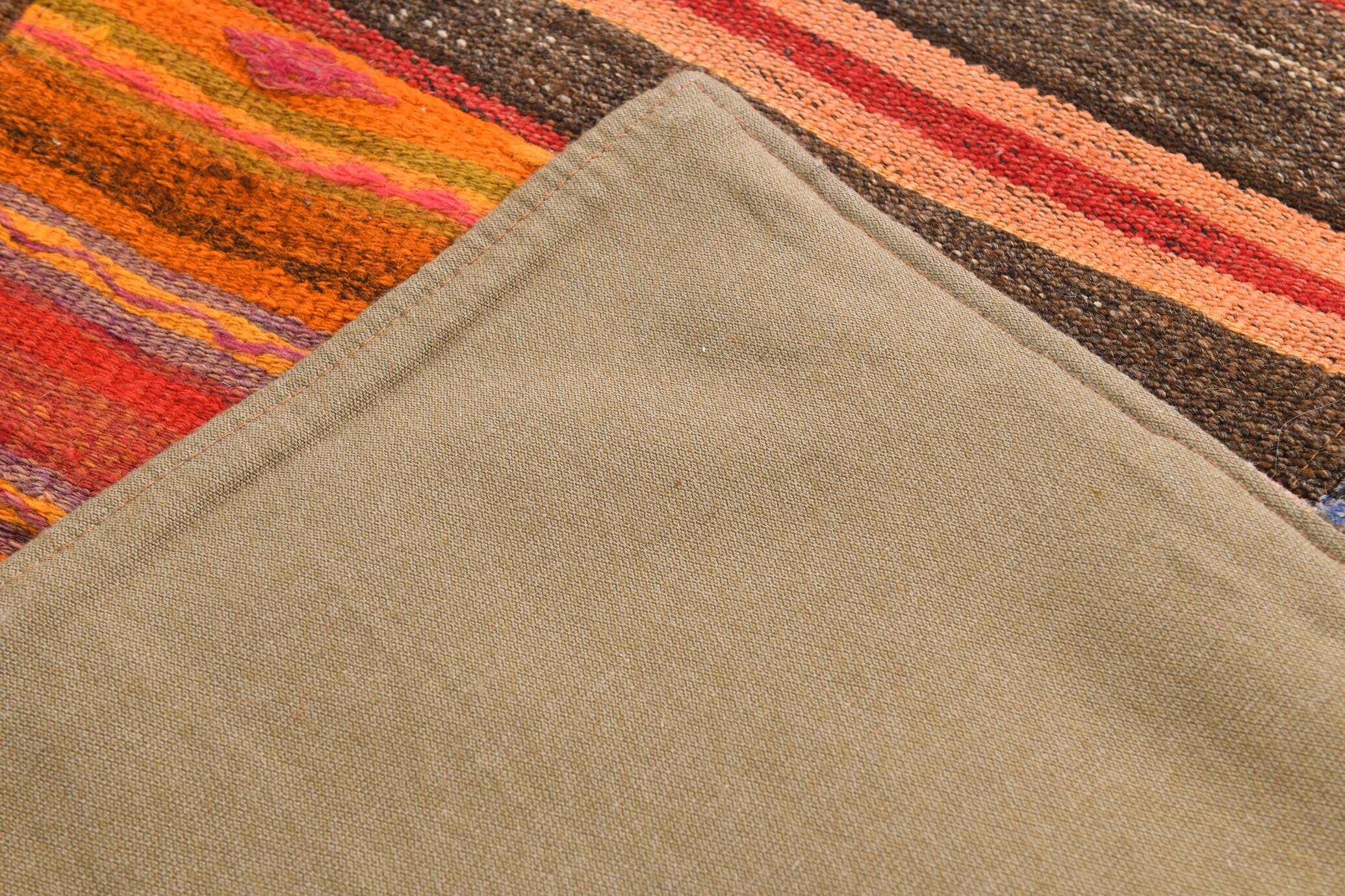 Tapis Kilim fait main contemporain rouge et marron, 165x240 cm