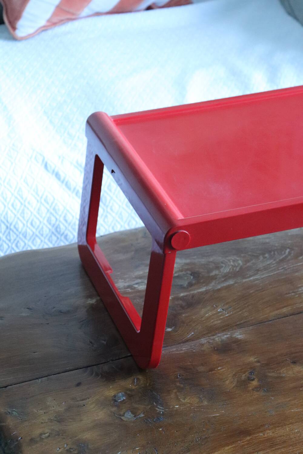 Folding tray Guzzini red – design Luigi Massoni – Italy, 1970s