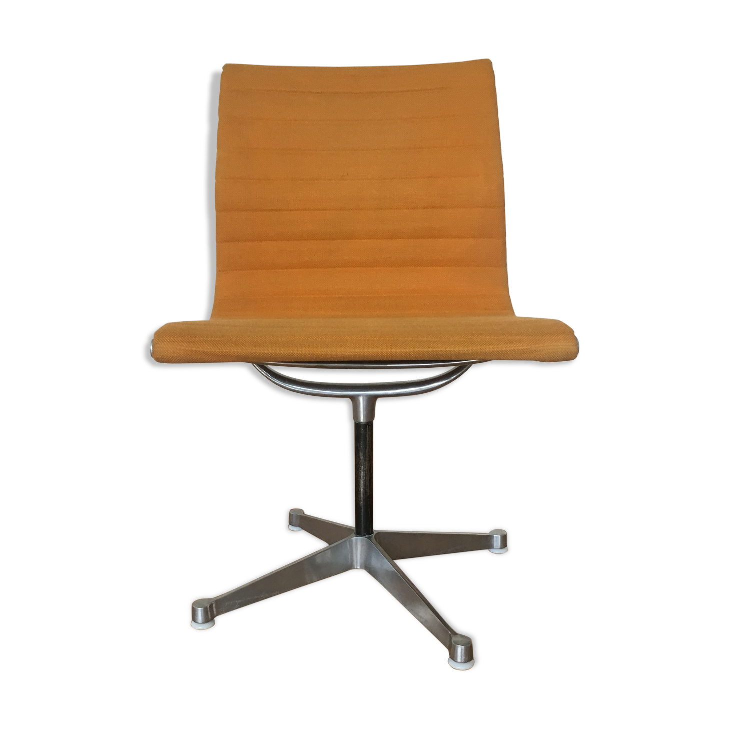 EA105 chair by Charles & Ray Eames, Herman Miller edition