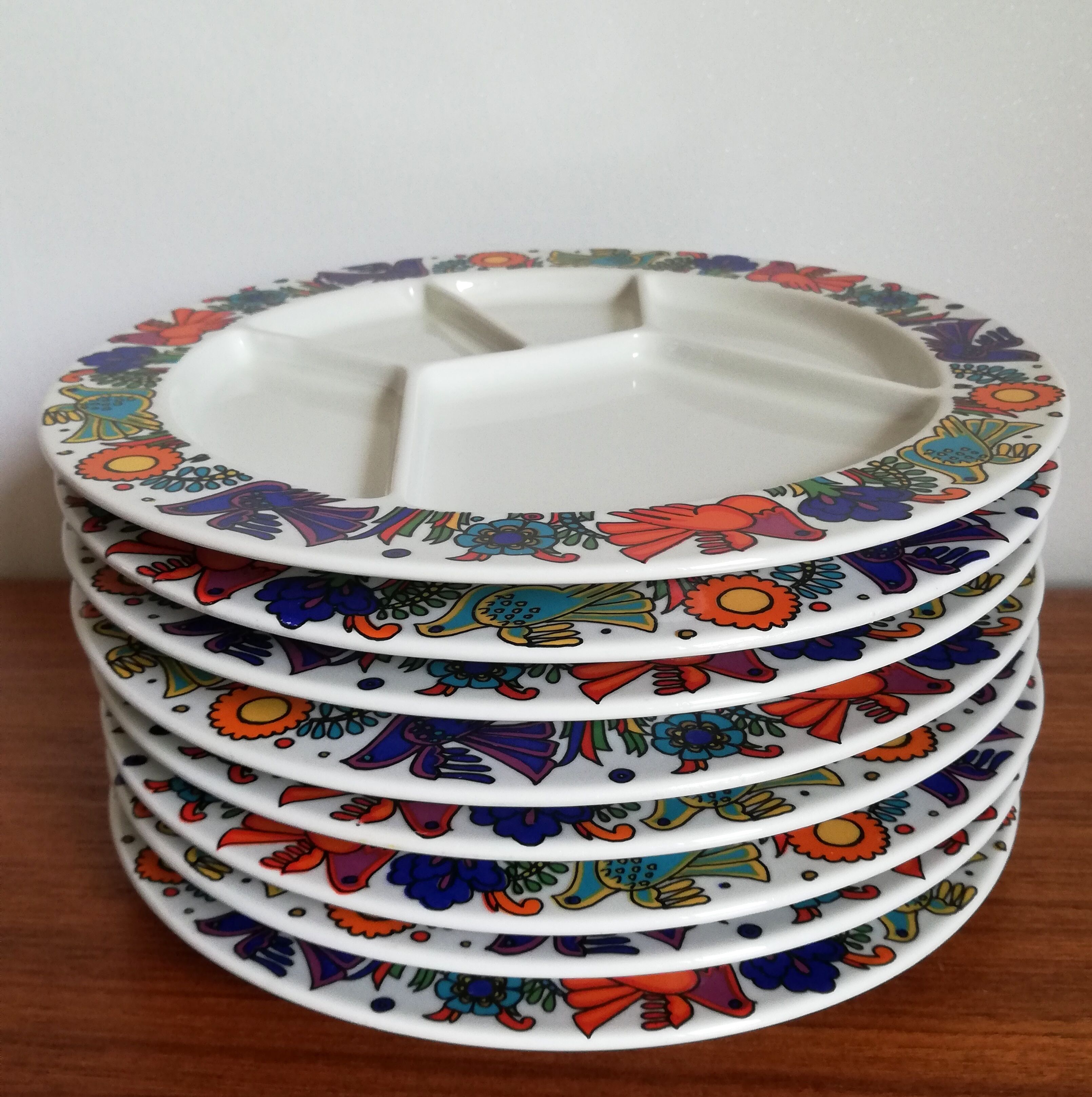 8 plates to Acapulco from Villeroy and Boch 1960 compartments