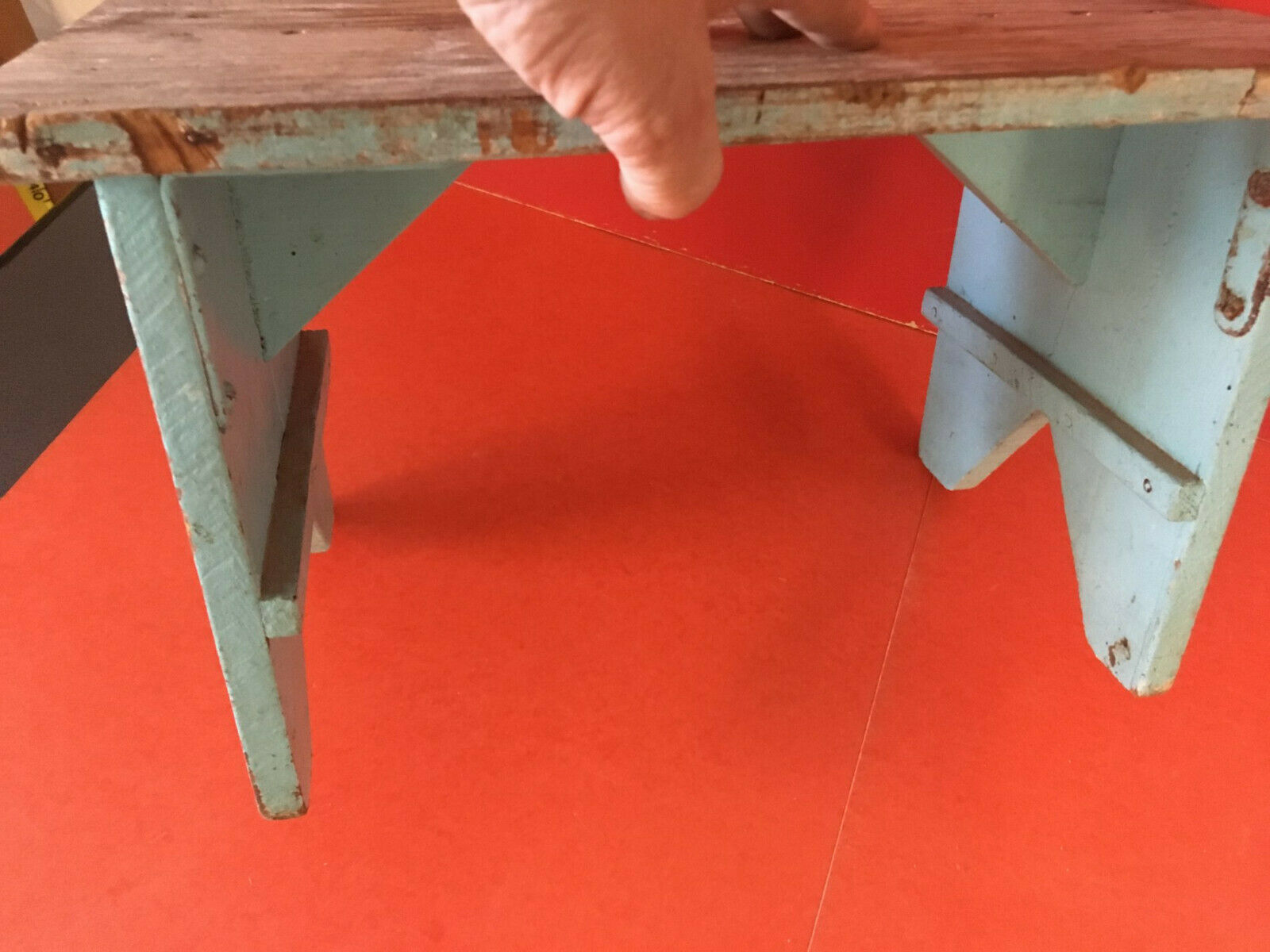 Natural wooden lace-up bench paints popular art