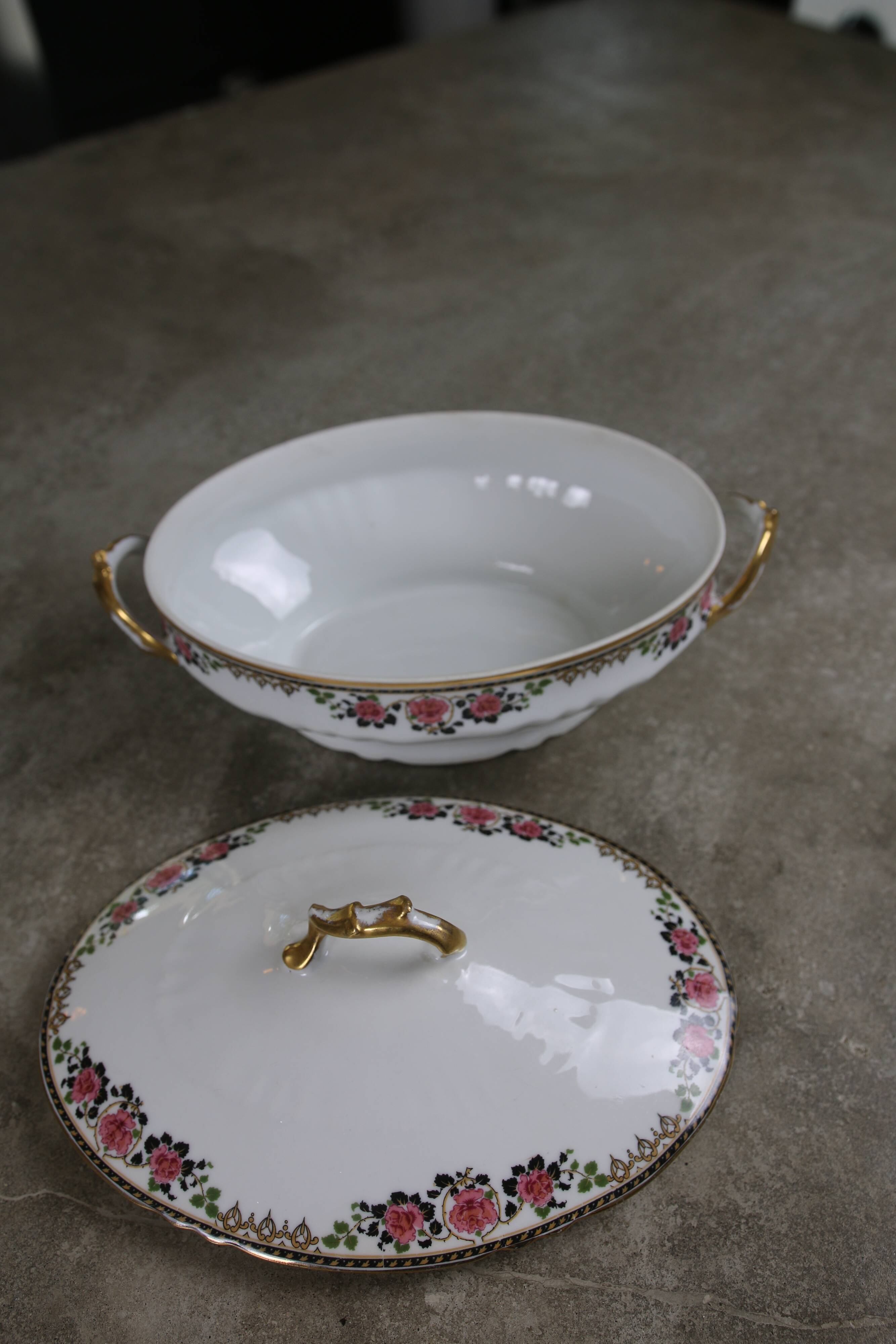 66-piece Limoges porcelain service, mid-20th century
