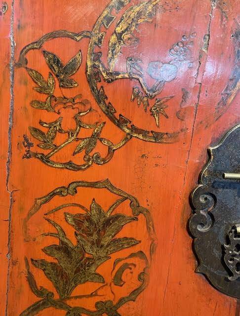 Antique Chinese buffet with 4 doors