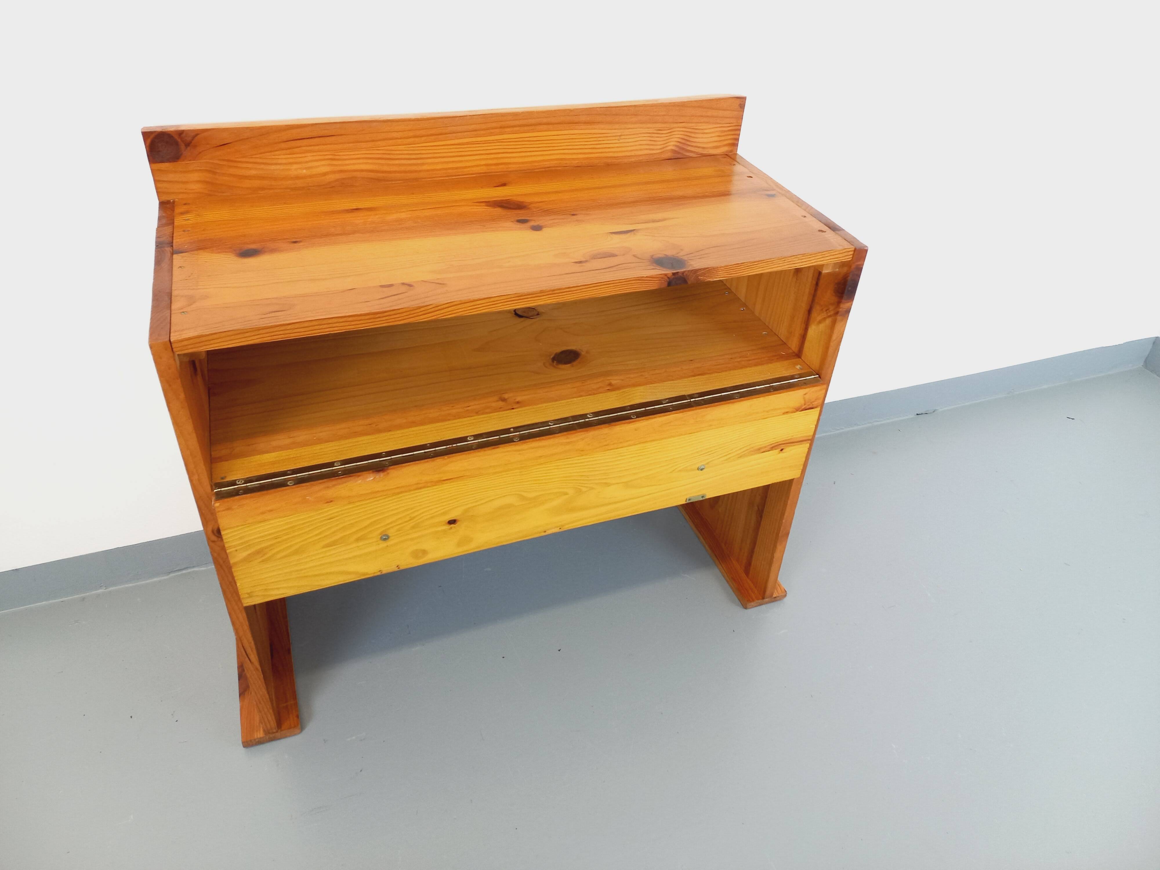 Vintage pine desk with sled legs from the 70s and 80s