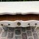 Commode blanche de style Louis XV