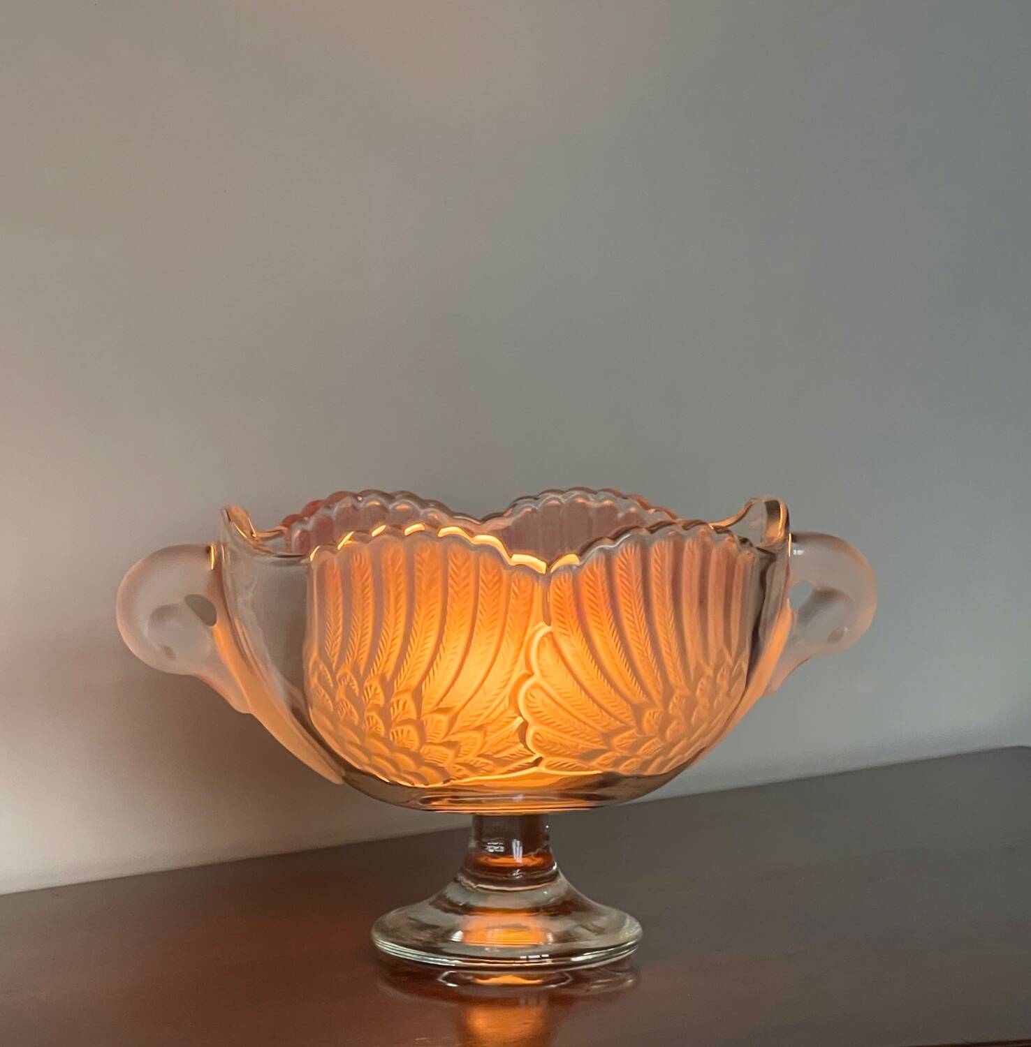 Moulded glass swan bowls