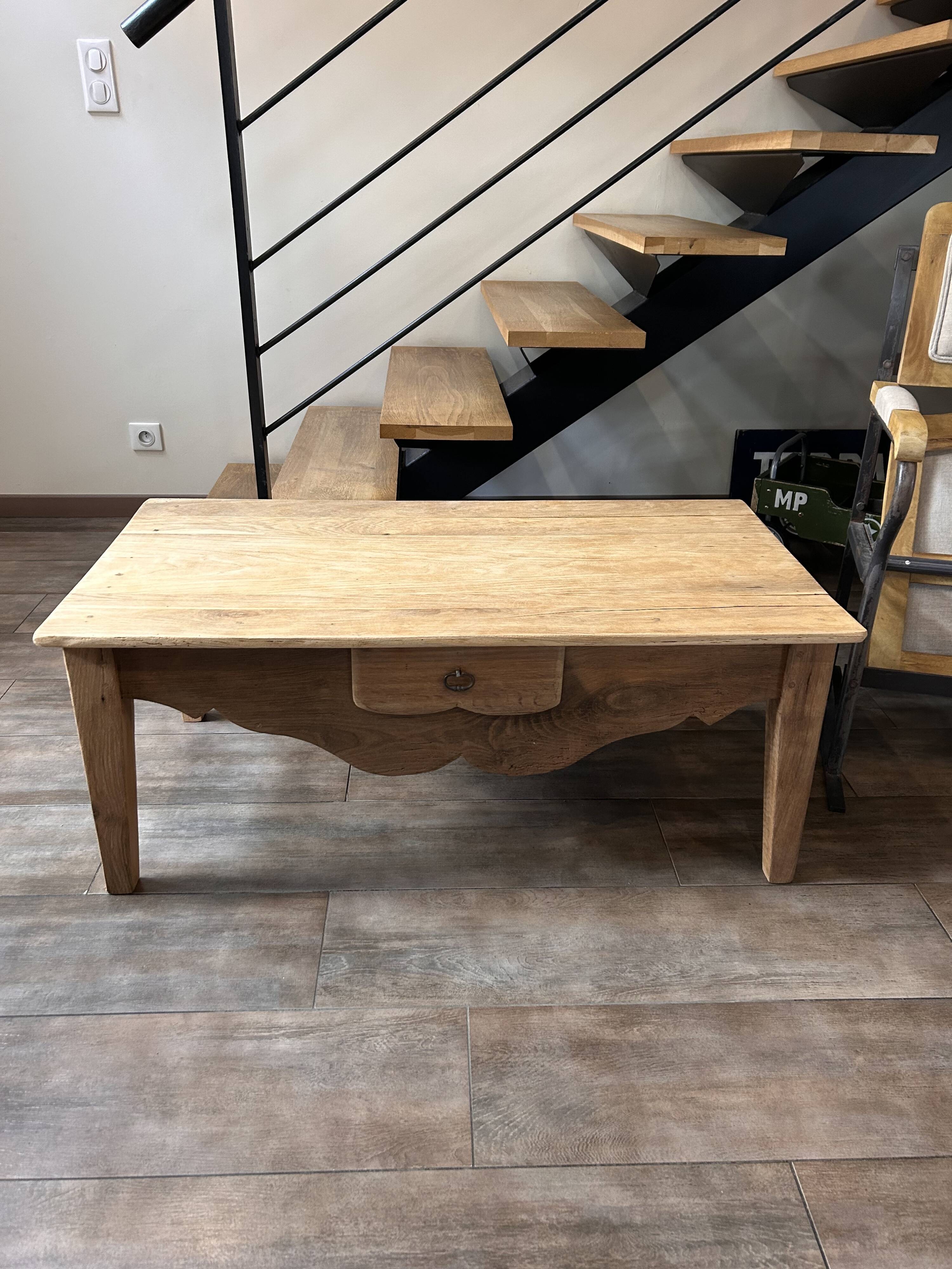Table basse bois massif avec tiroir