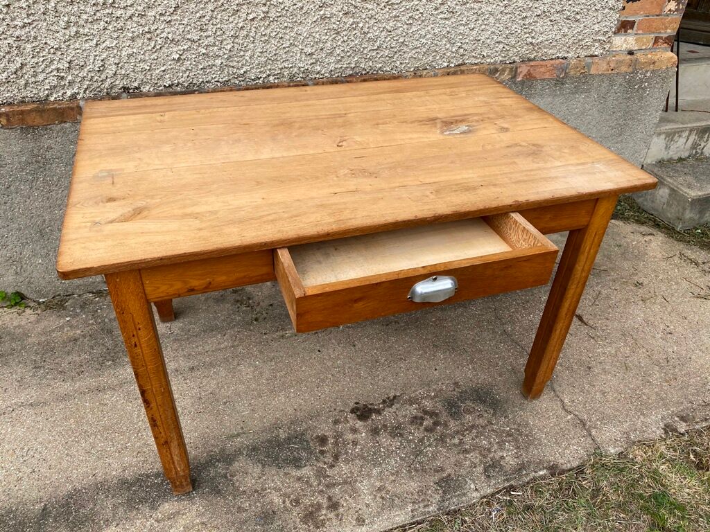 Solid oak farm table with 1 drawer