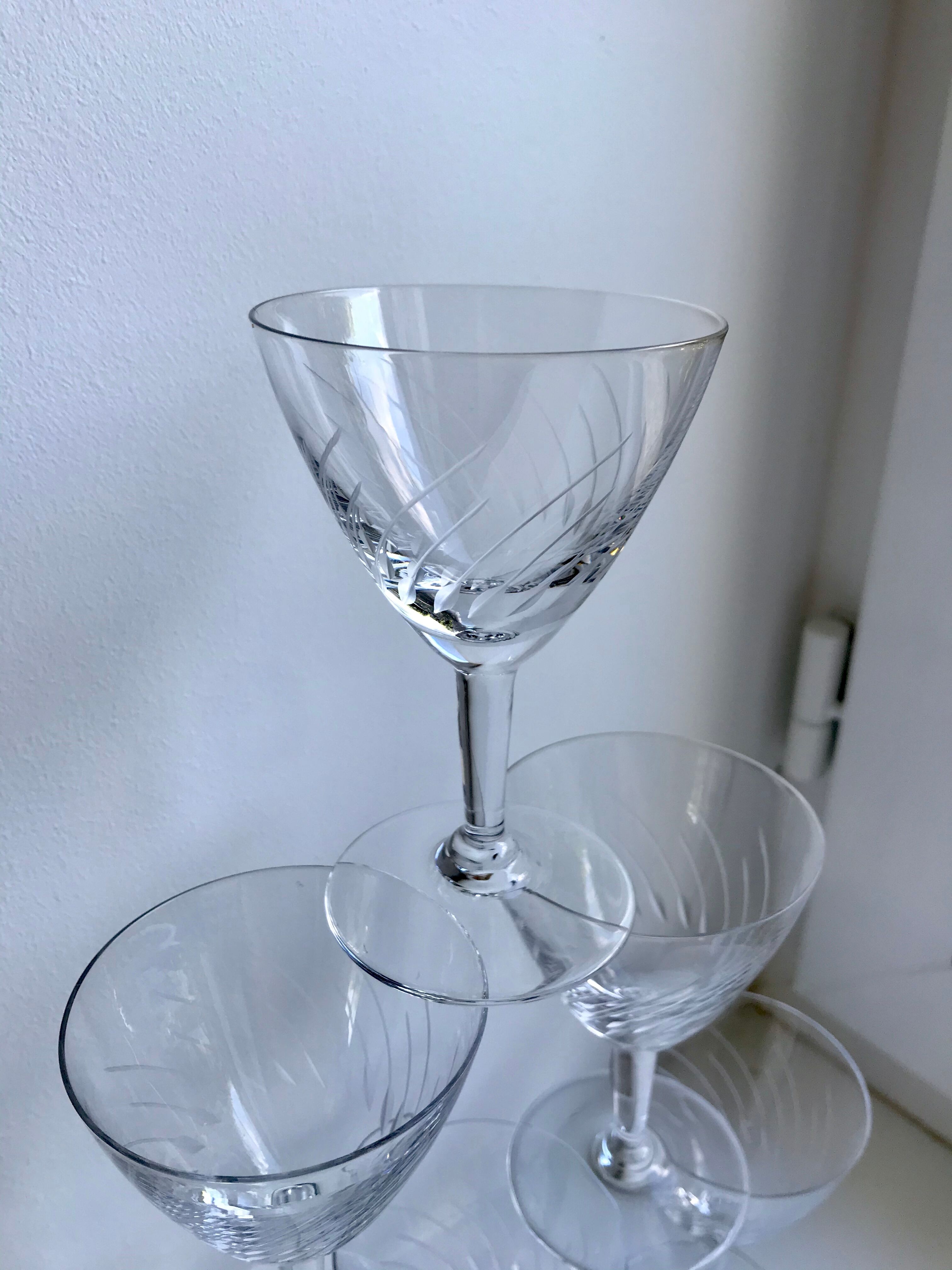 Lot 6 verres à vin en cristal gravé années 50