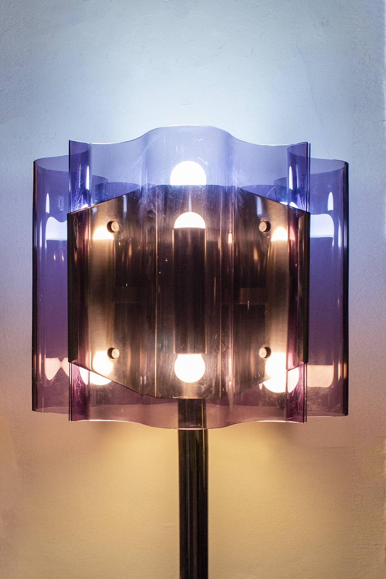 Space age plexiglas floor lamp Italia Anni '70