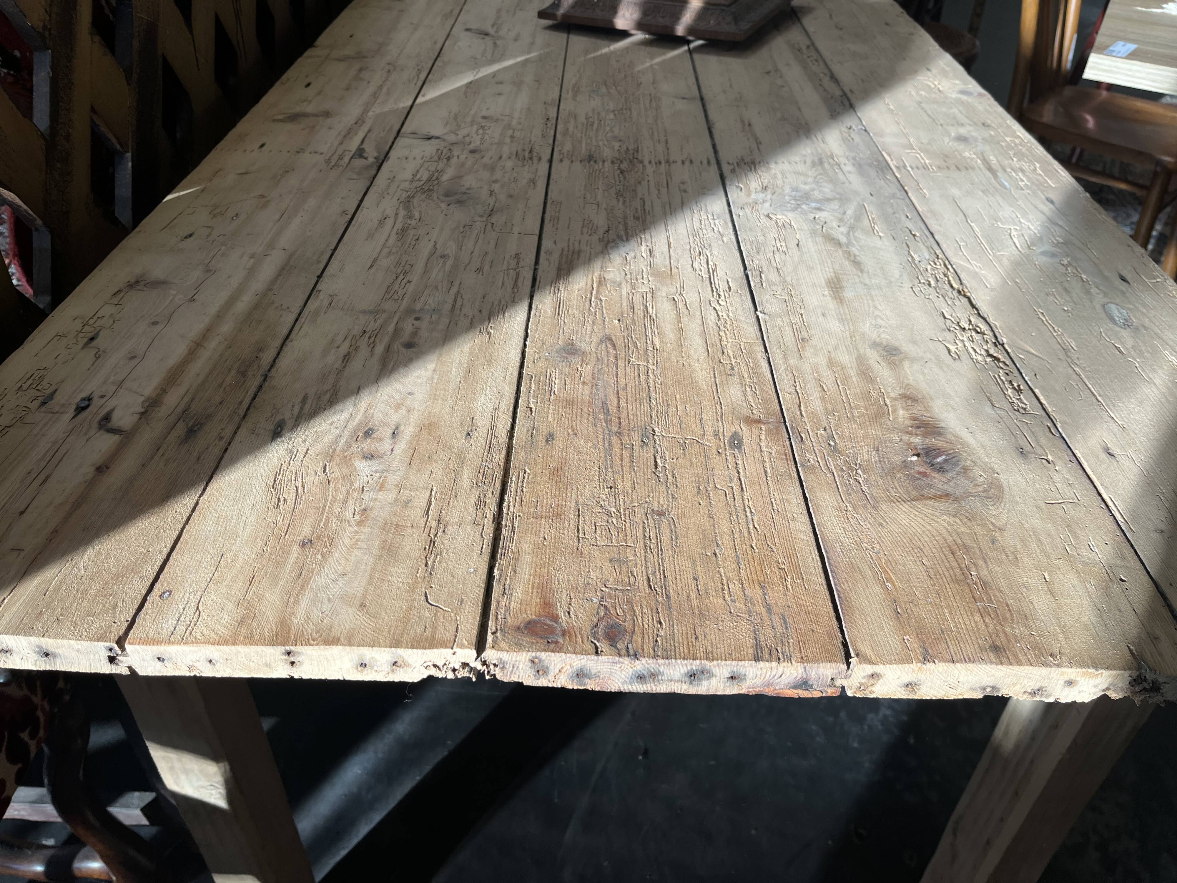 Table ferme decapé