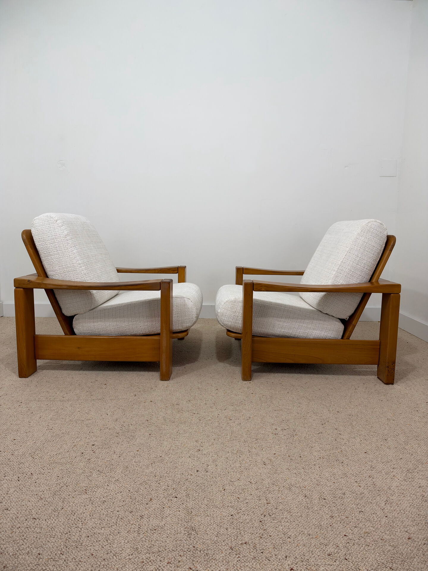 Pair of vintage armchairs in solid wood – new white fabric