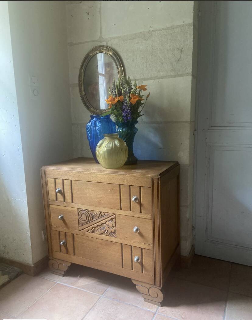 Old Art Deco period chest of drawers in oak