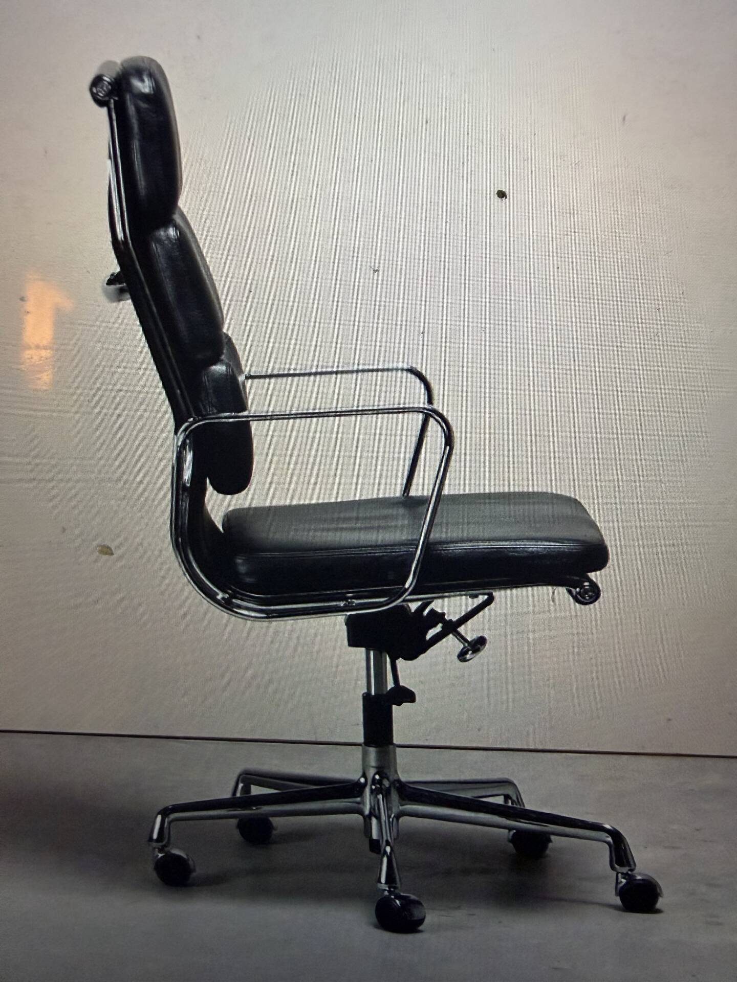 EA 219 soft pad Charles and Ray Eames