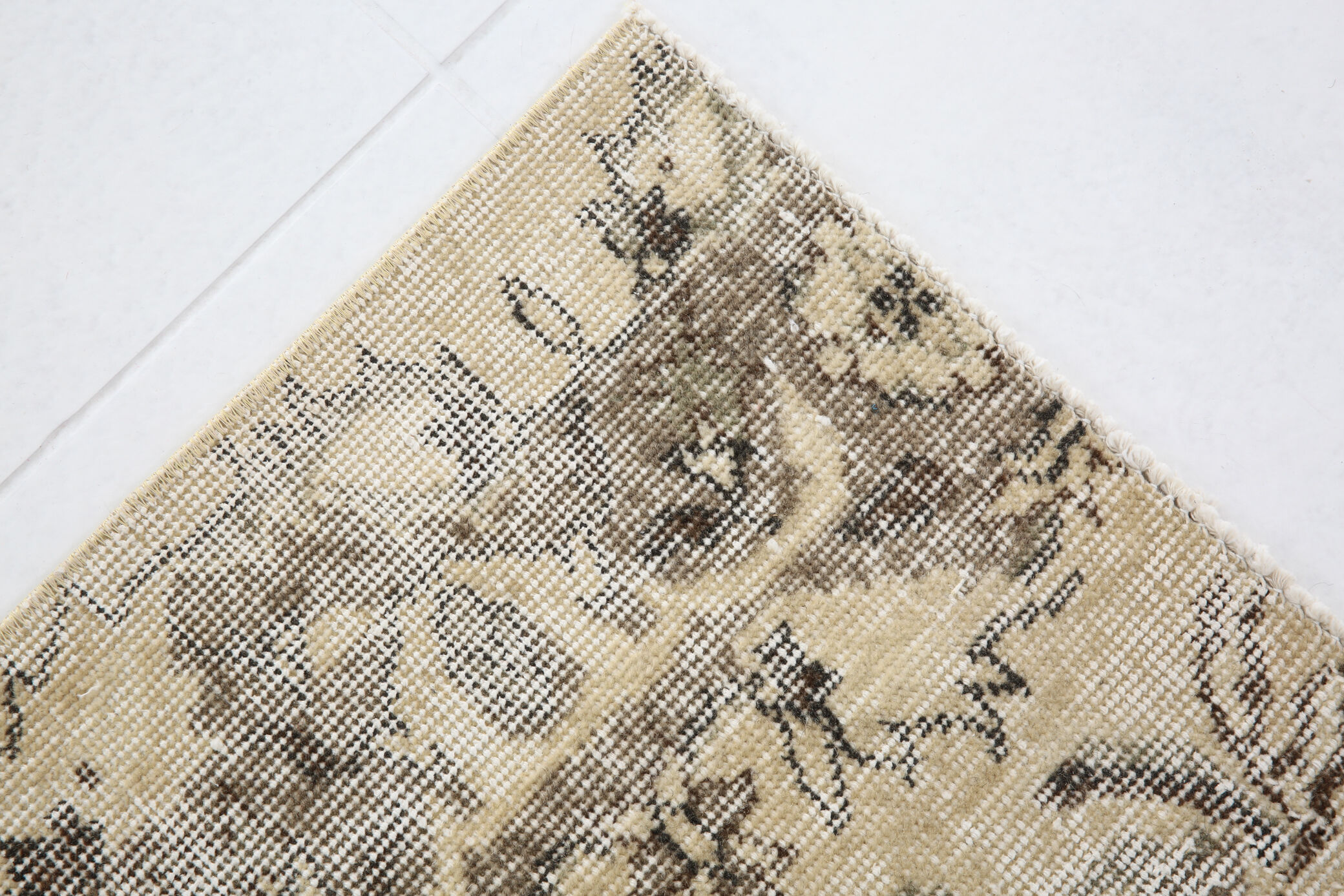 Classic beige & brown vintage rug, 211x155 cm