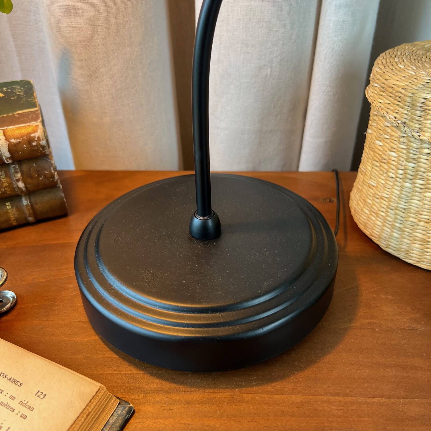Lampe vintage en métal et opaline