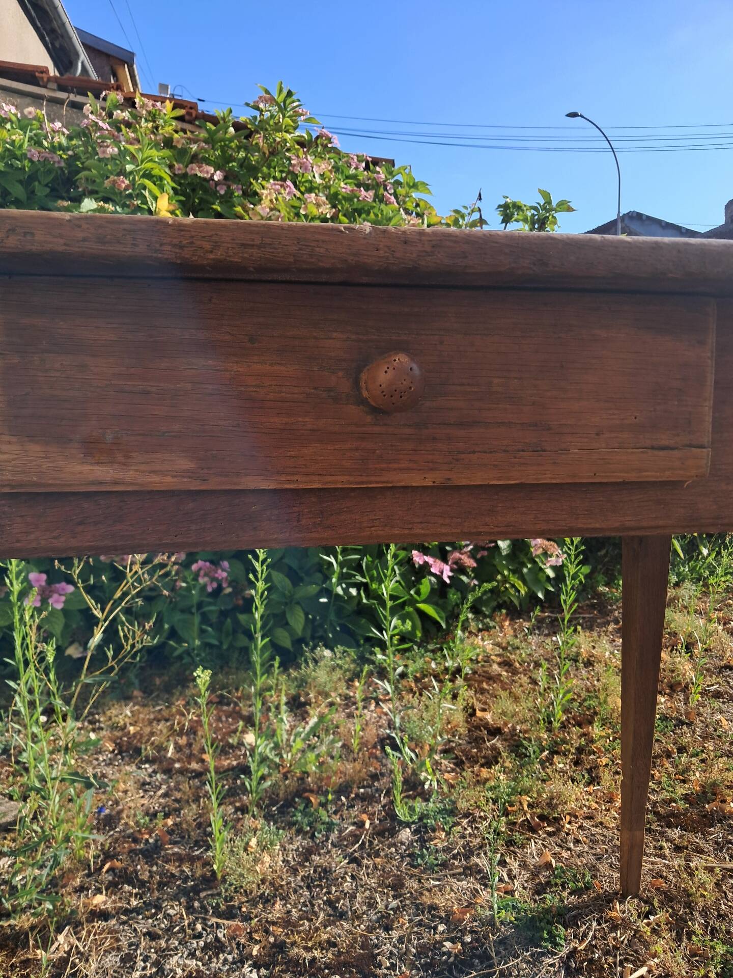 Small table in raw oak