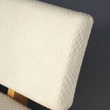 Canapé compact de style néerlandais avec base en bois. Années 1960.