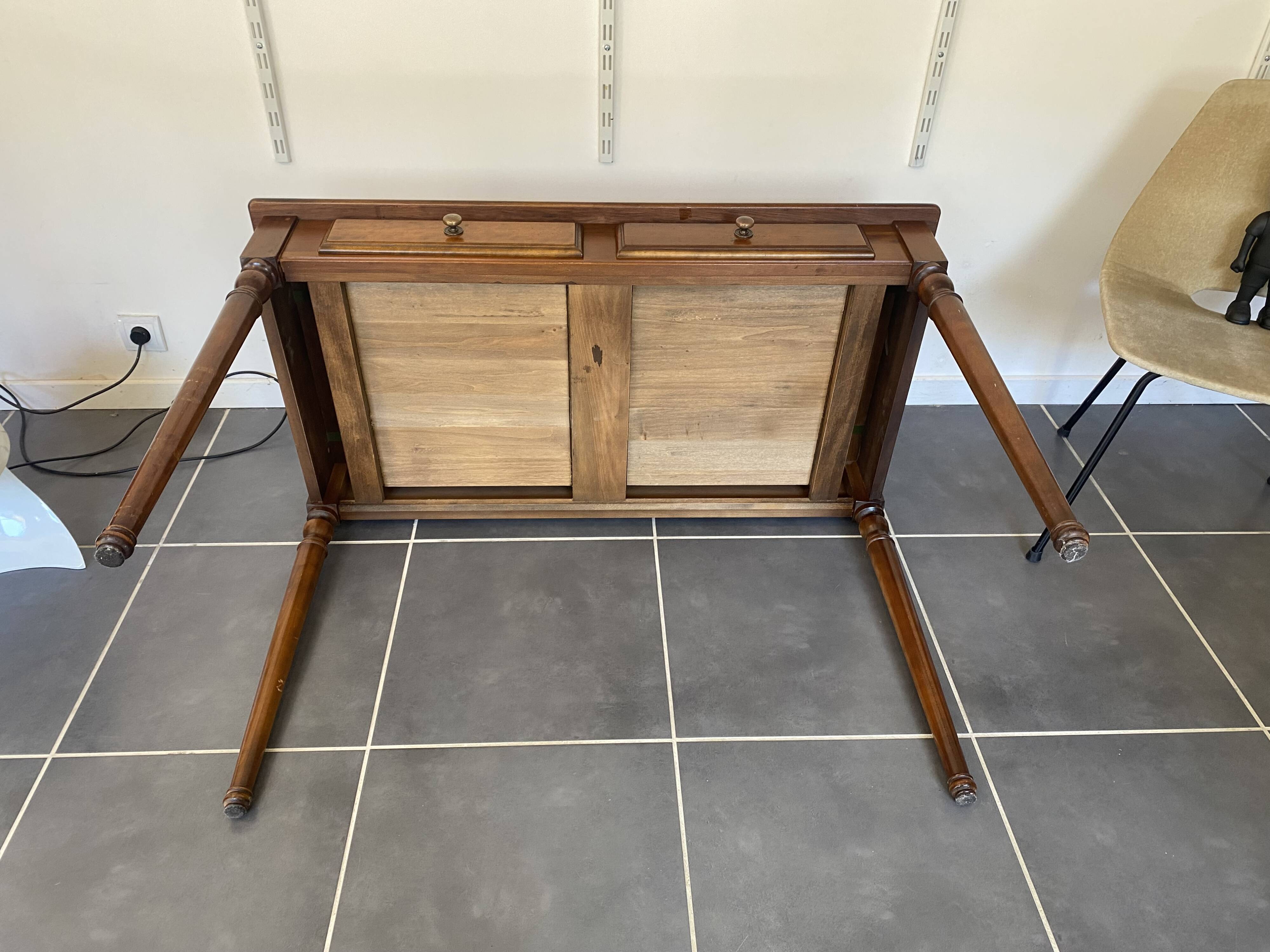 Antique cherry wood desk with marquetry, 2 drawers and 2 shelves, 112x60 h76cm.