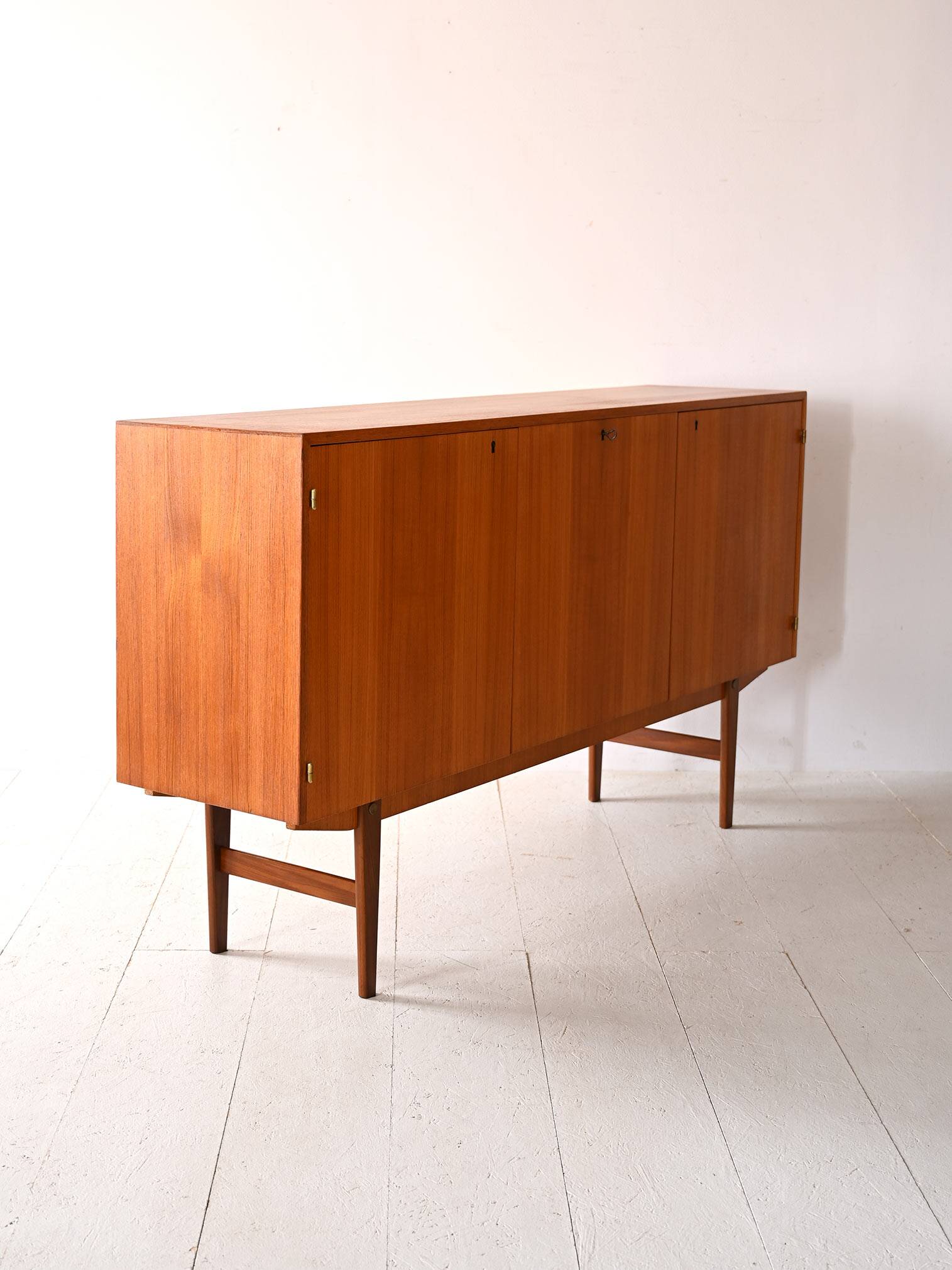 Buffet scandinave à 3 portes, Suède 1960