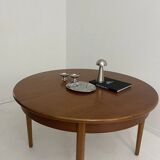 Vintage extendable table by Jentique