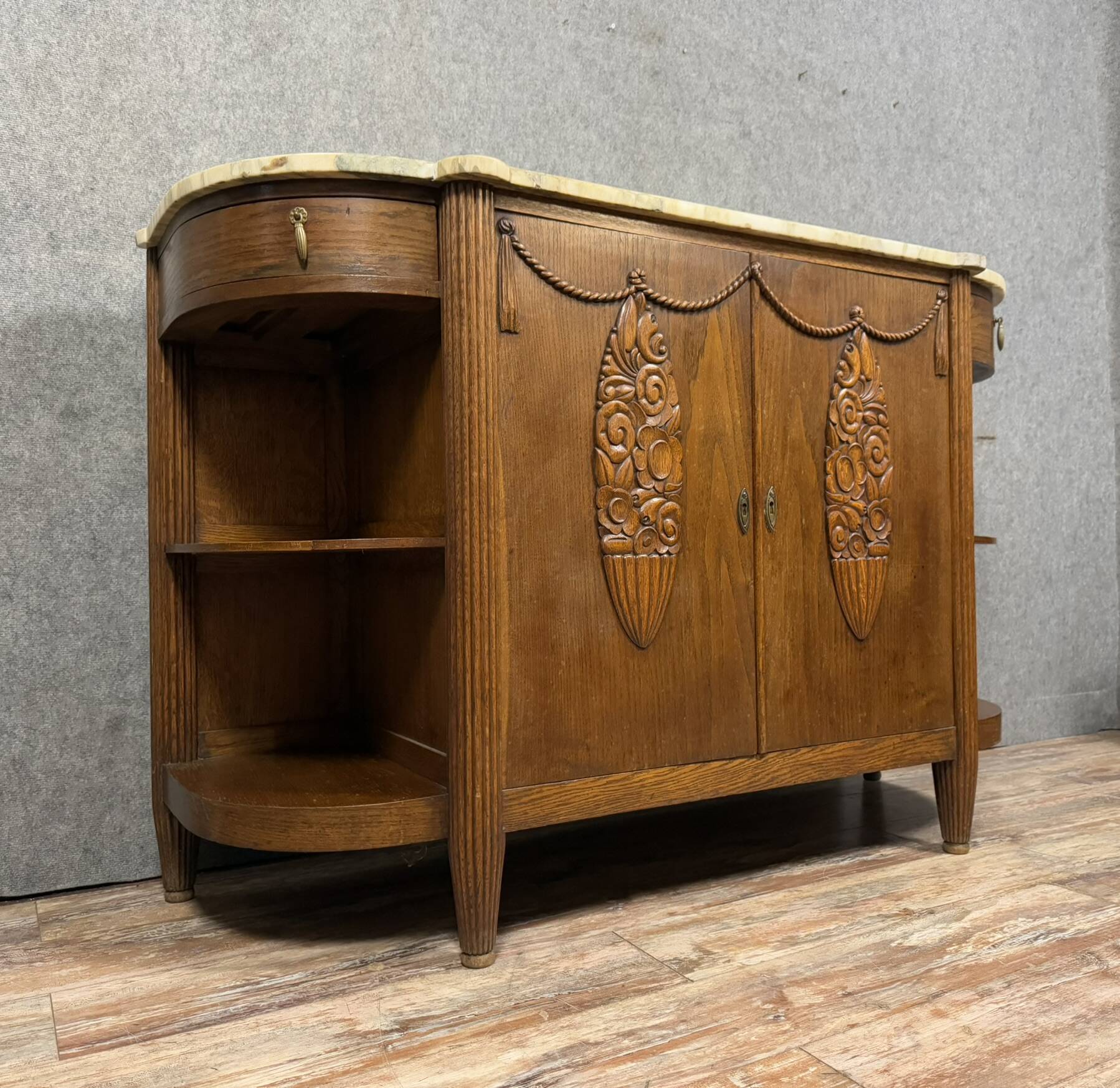In the style of Dufresne: Art Nouveau period oak sideboard circa 1900