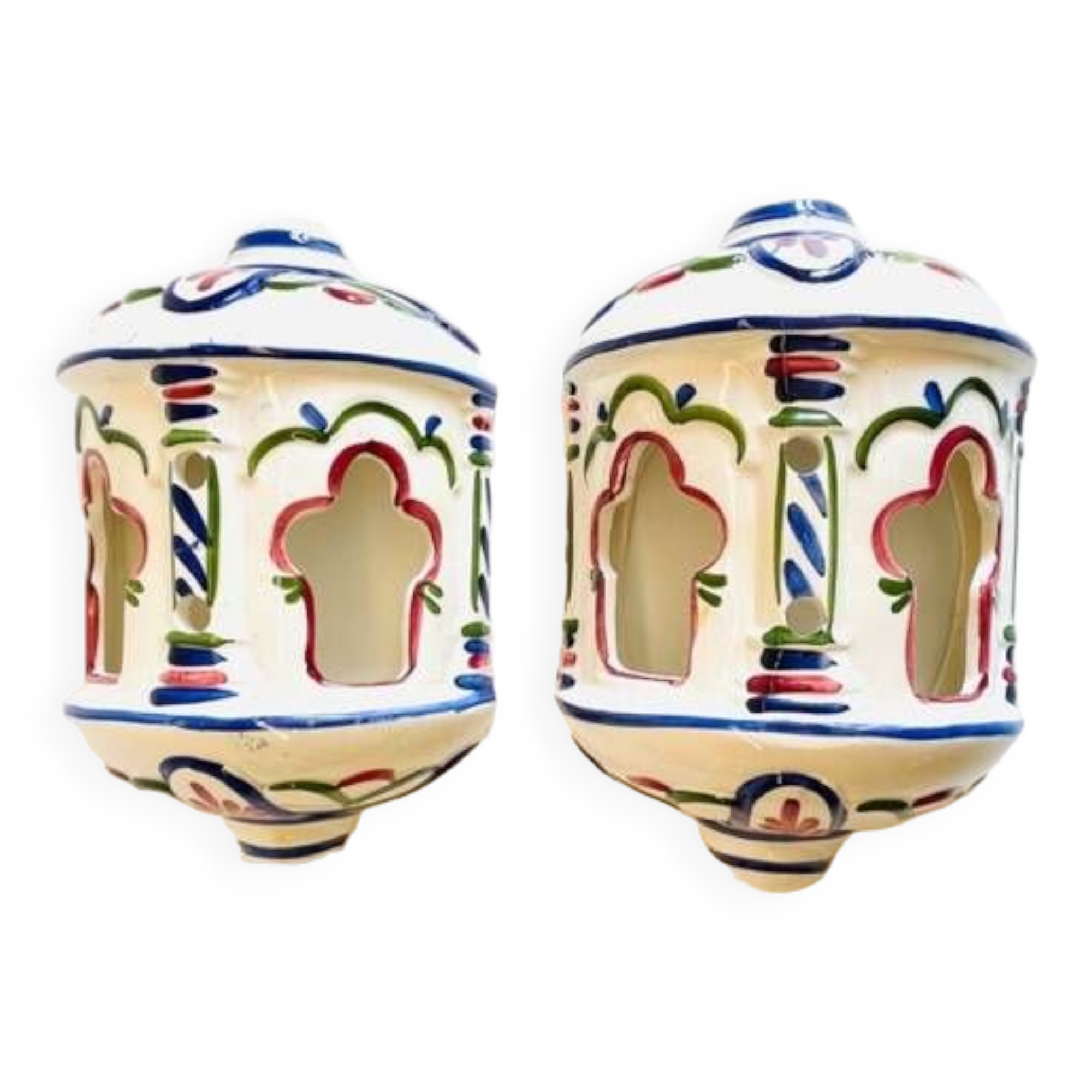 2 Vintage ceramic wall lights