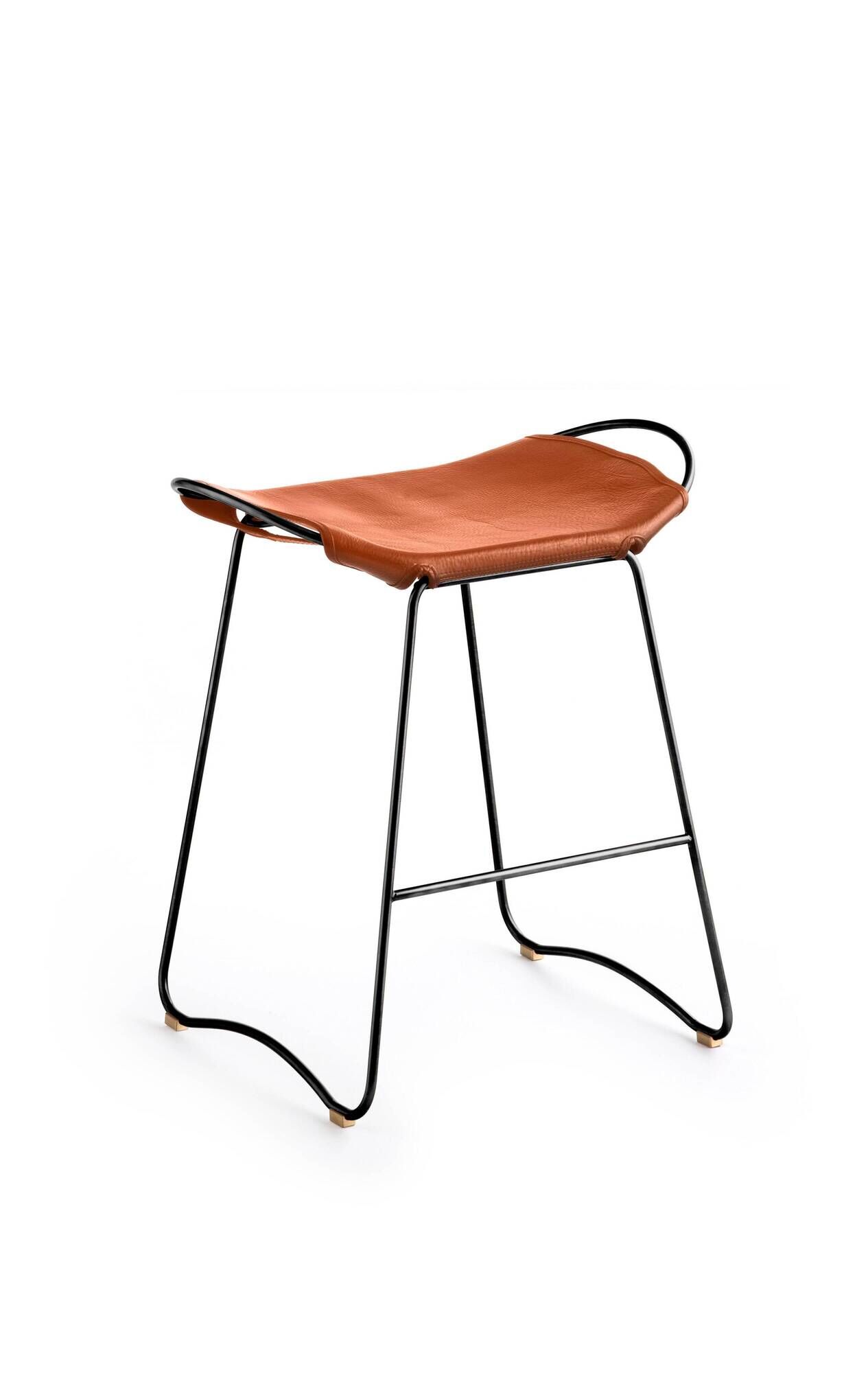 Set of 3 contemporary bar stools in black steel and natural leather.