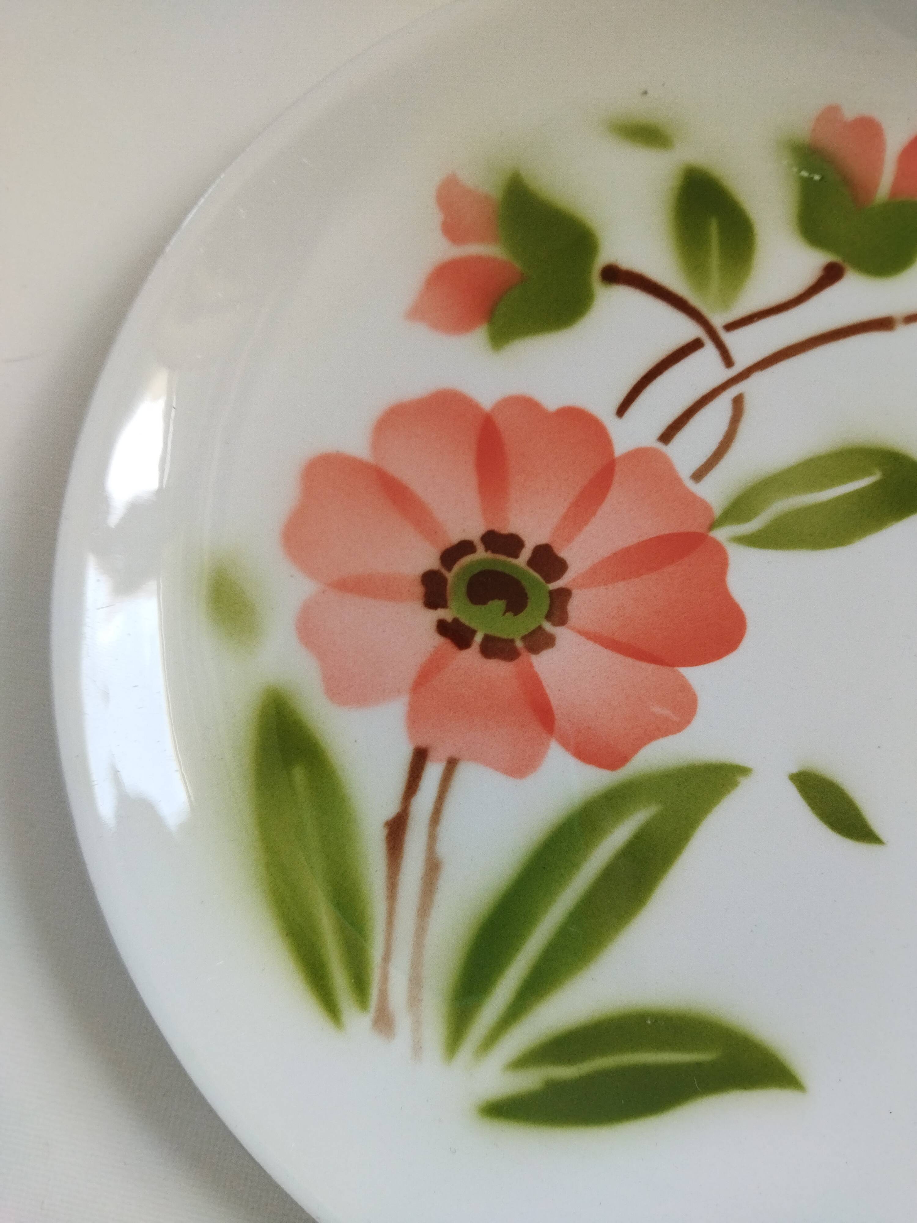 5 dessert plates from Moulin des Loups, Orchies, Gisèle model