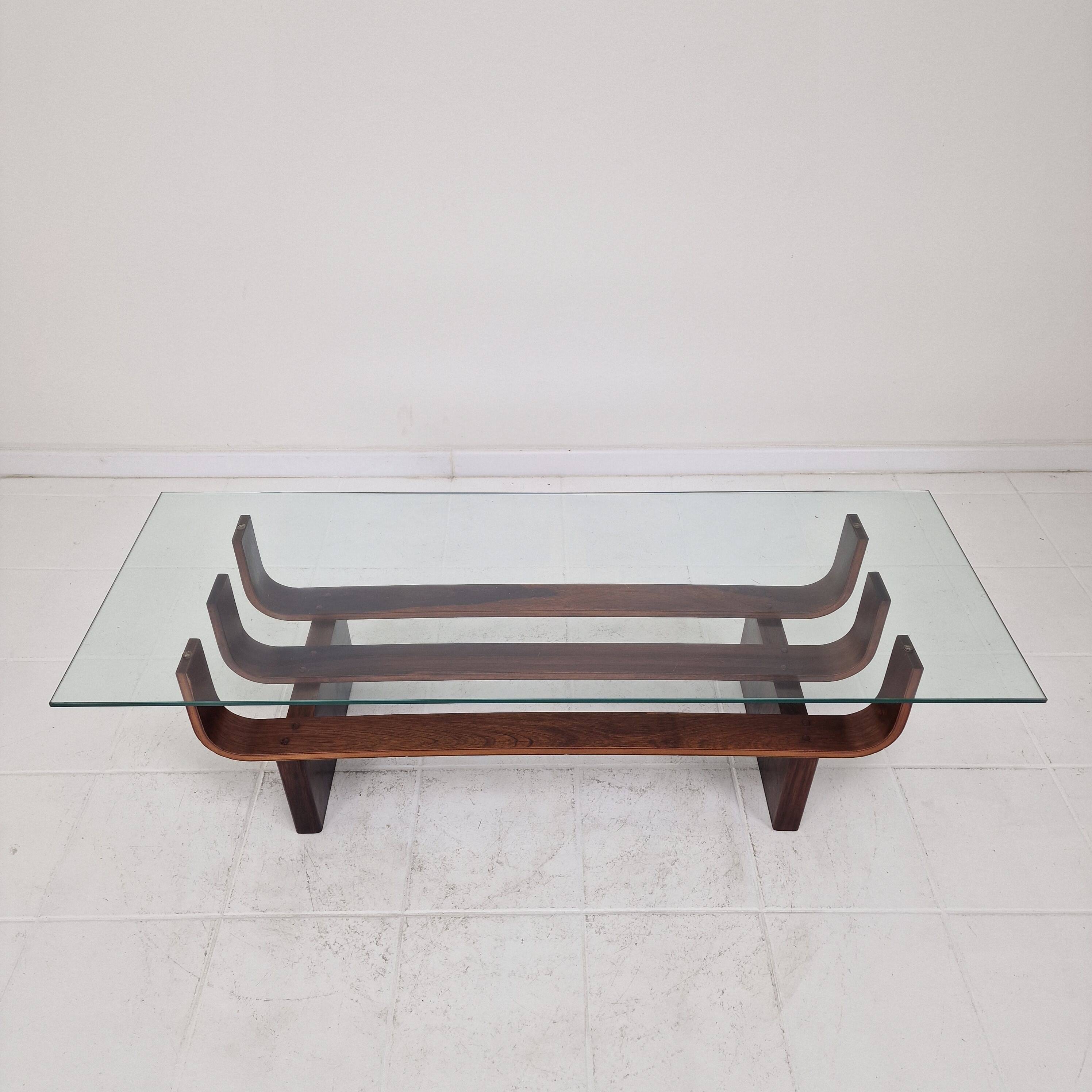 Table basse en teck élégante des années 60 par James Brown pour T.H. Brown, années 1970.
