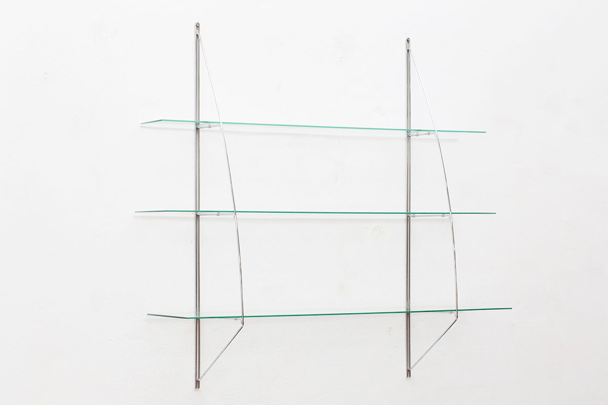 Wall rack 'sail' in chrome and glass