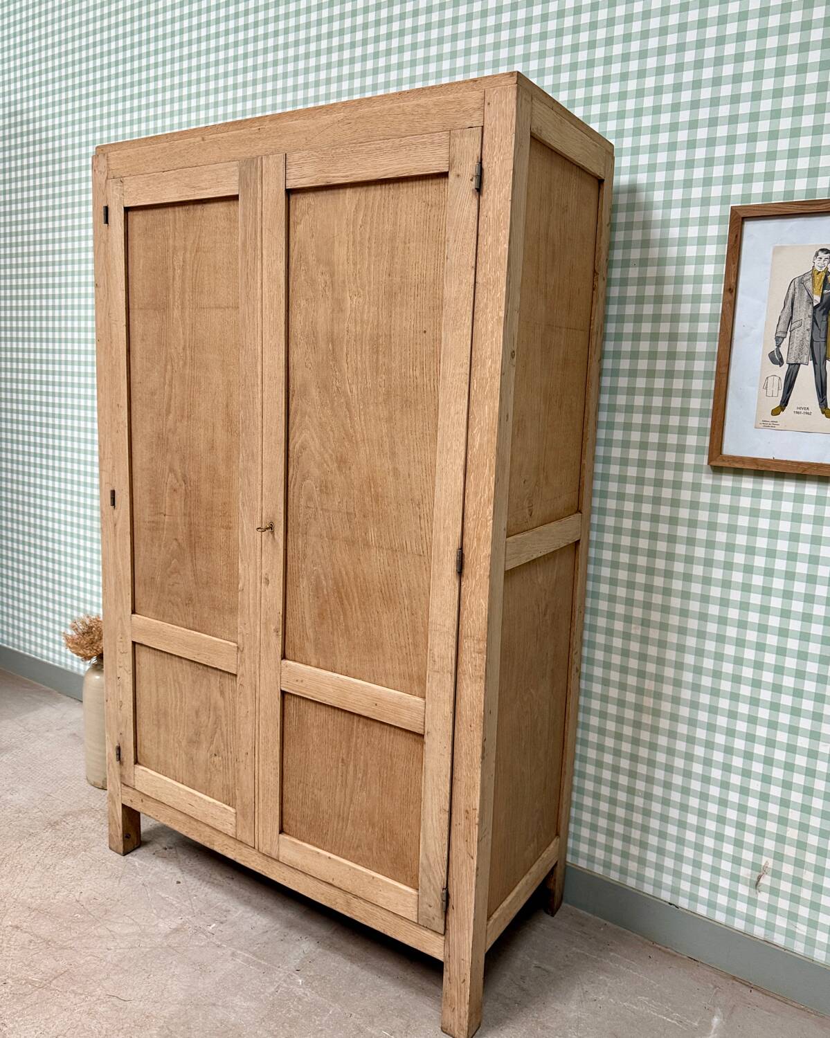 Parisian wardrobe with hanging space (renovated)