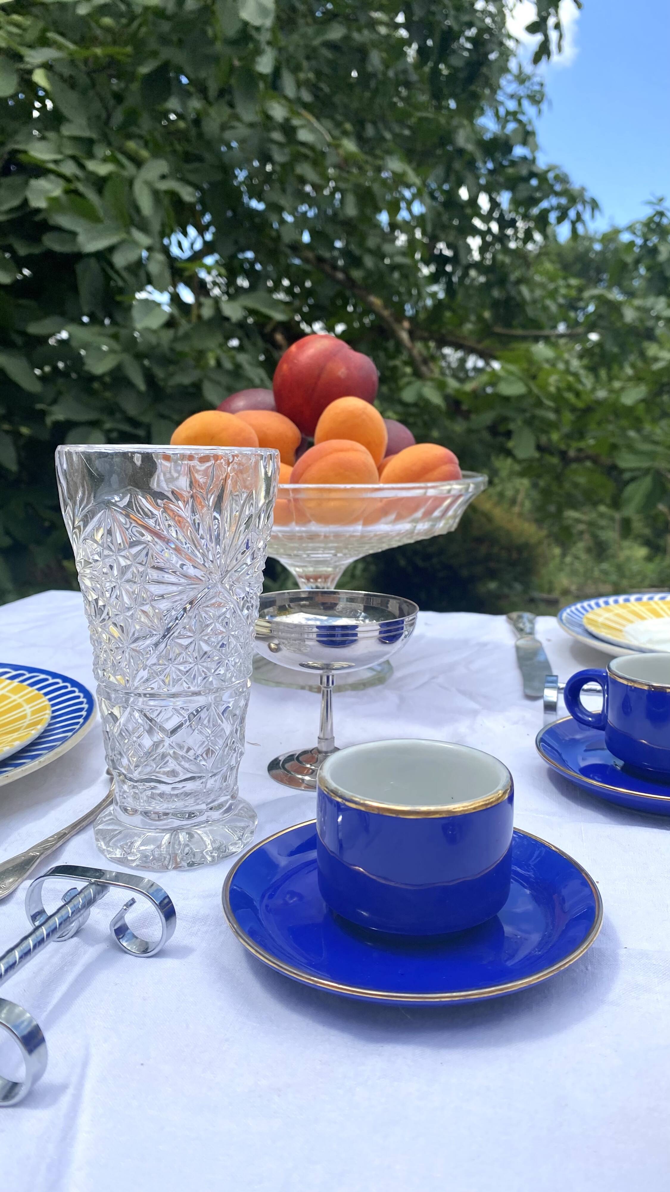 Bistro coffee cups with saucers in cobalt blue porcelain