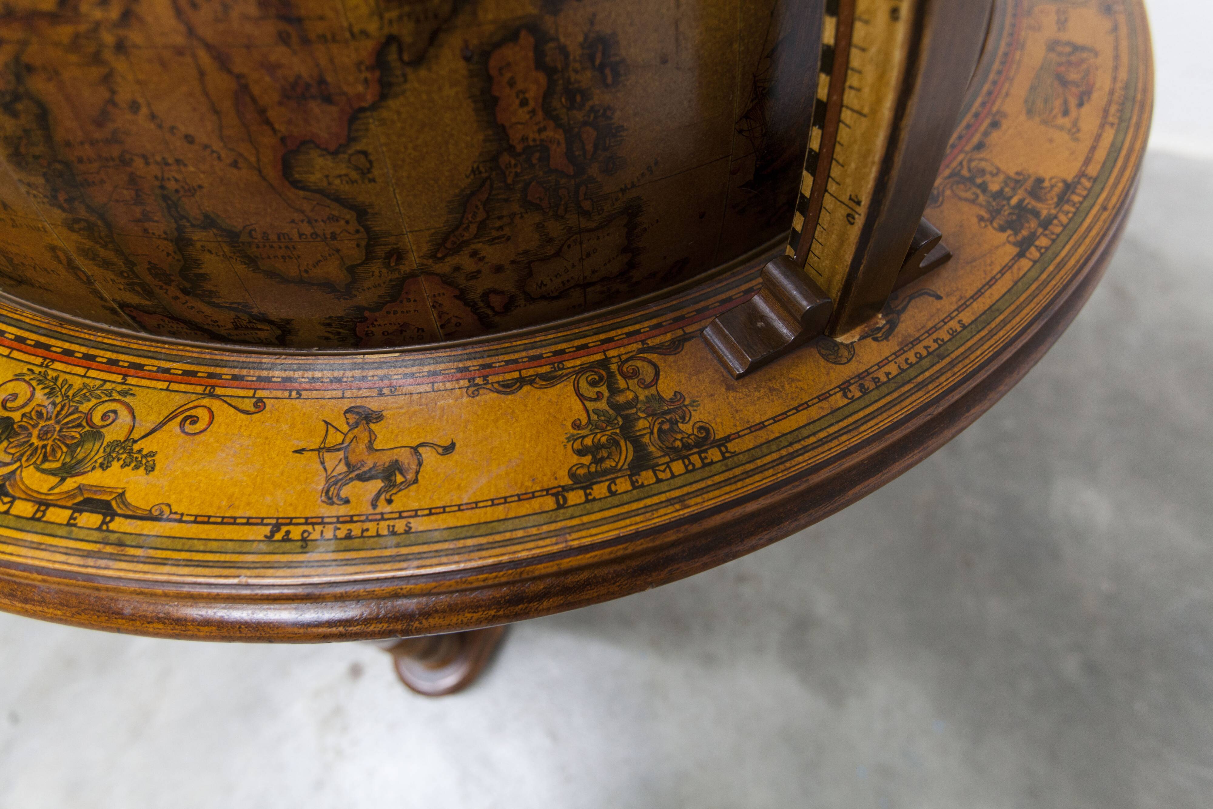 Bar globe maps rolling world