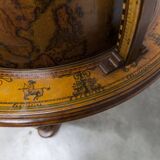 Bar globe maps rolling world