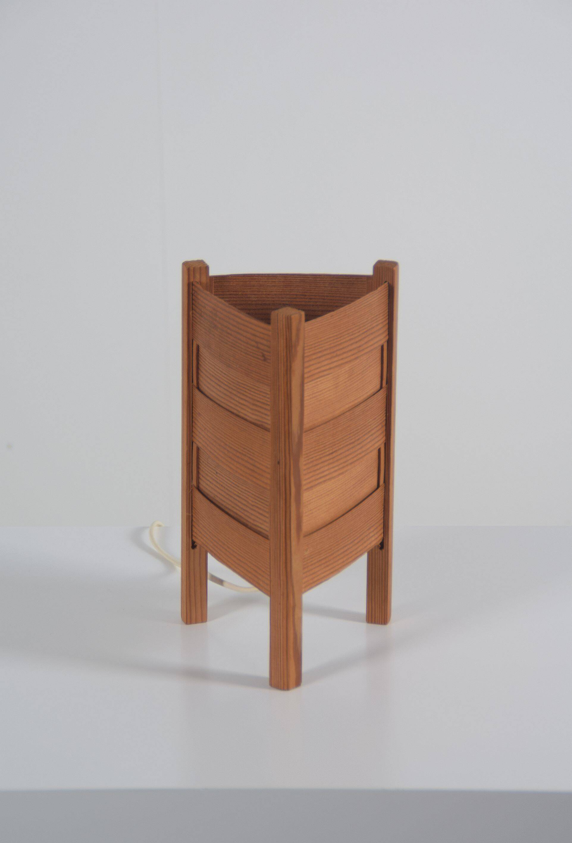 Swedish pine table lamp produced by Luleå Stjärnslöjd, 1960s