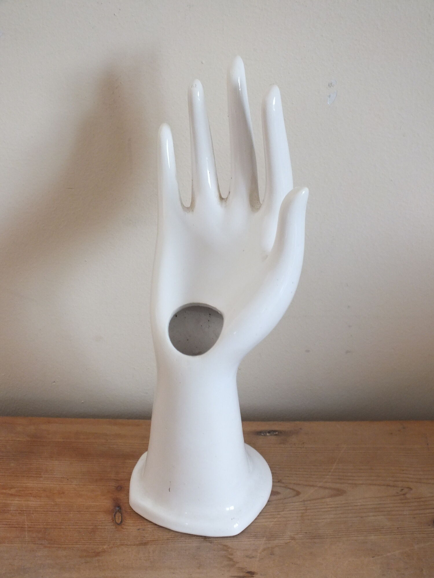 Duo of hands - rings or spike flowers in white ceramic