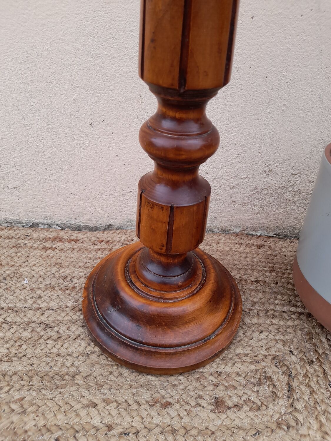 High fifth wheel / column in solid cherry, rustic chic