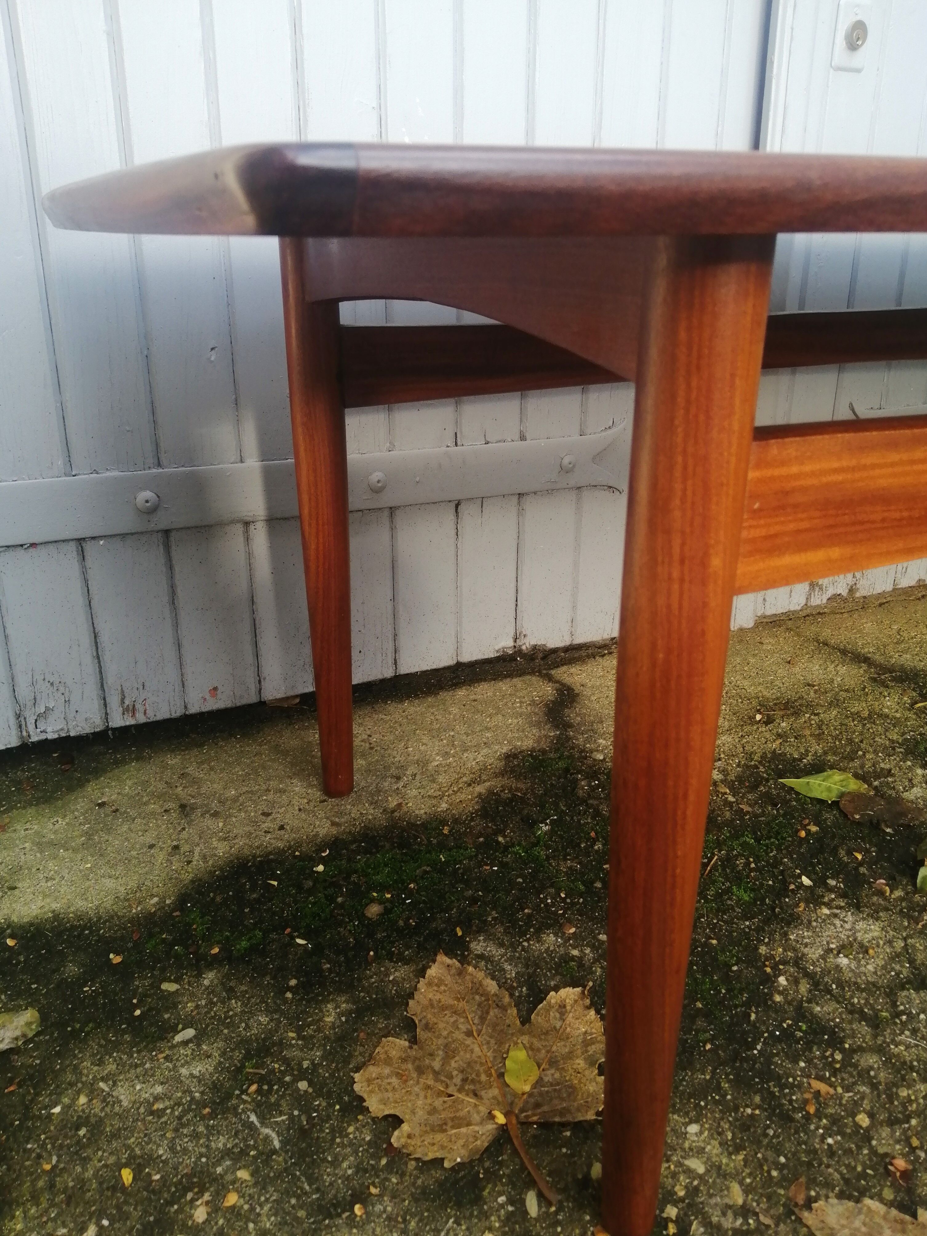 Coffee table from the 60s in teak