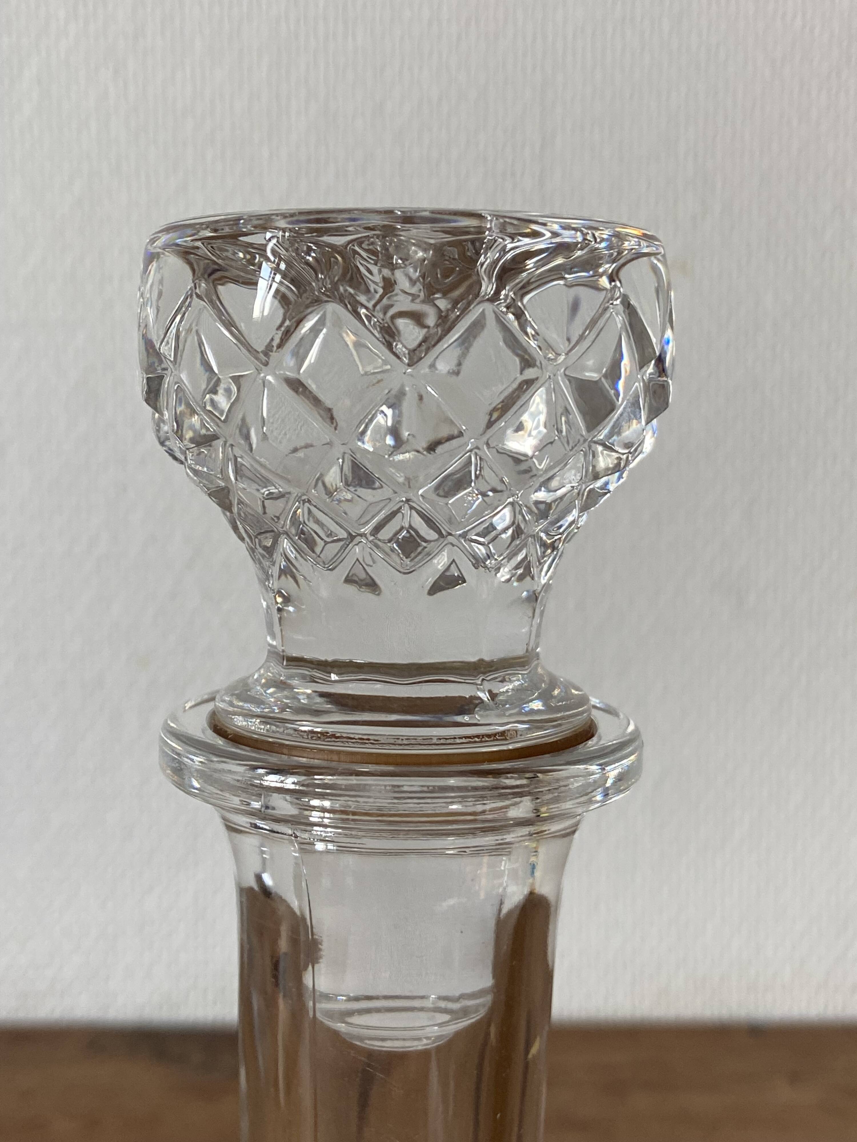 Pair of Arques crystal glass carafes, diamond point pattern, with their stoppers