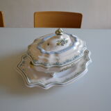 Tureen or vegetable dish in earthenware by Lallier in Moustiers