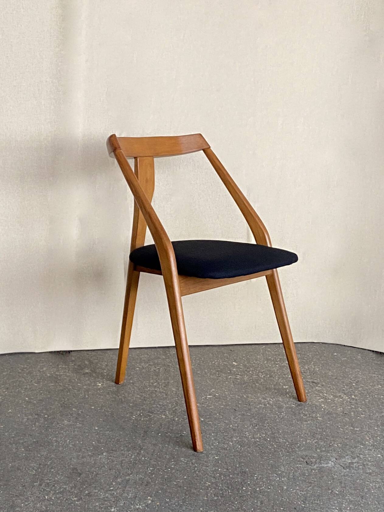 Tripod chair, vintage, 1960