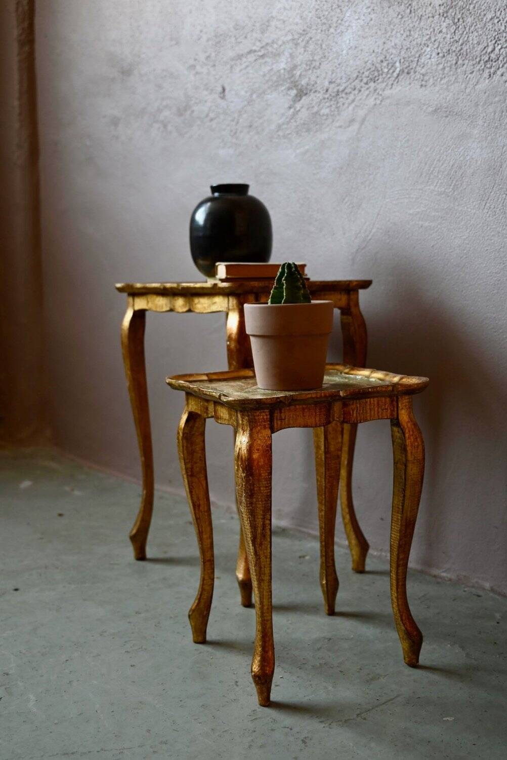 Nested tables in Florentine baroque style, gilded with gold leaf, Florence 1950s-60s.