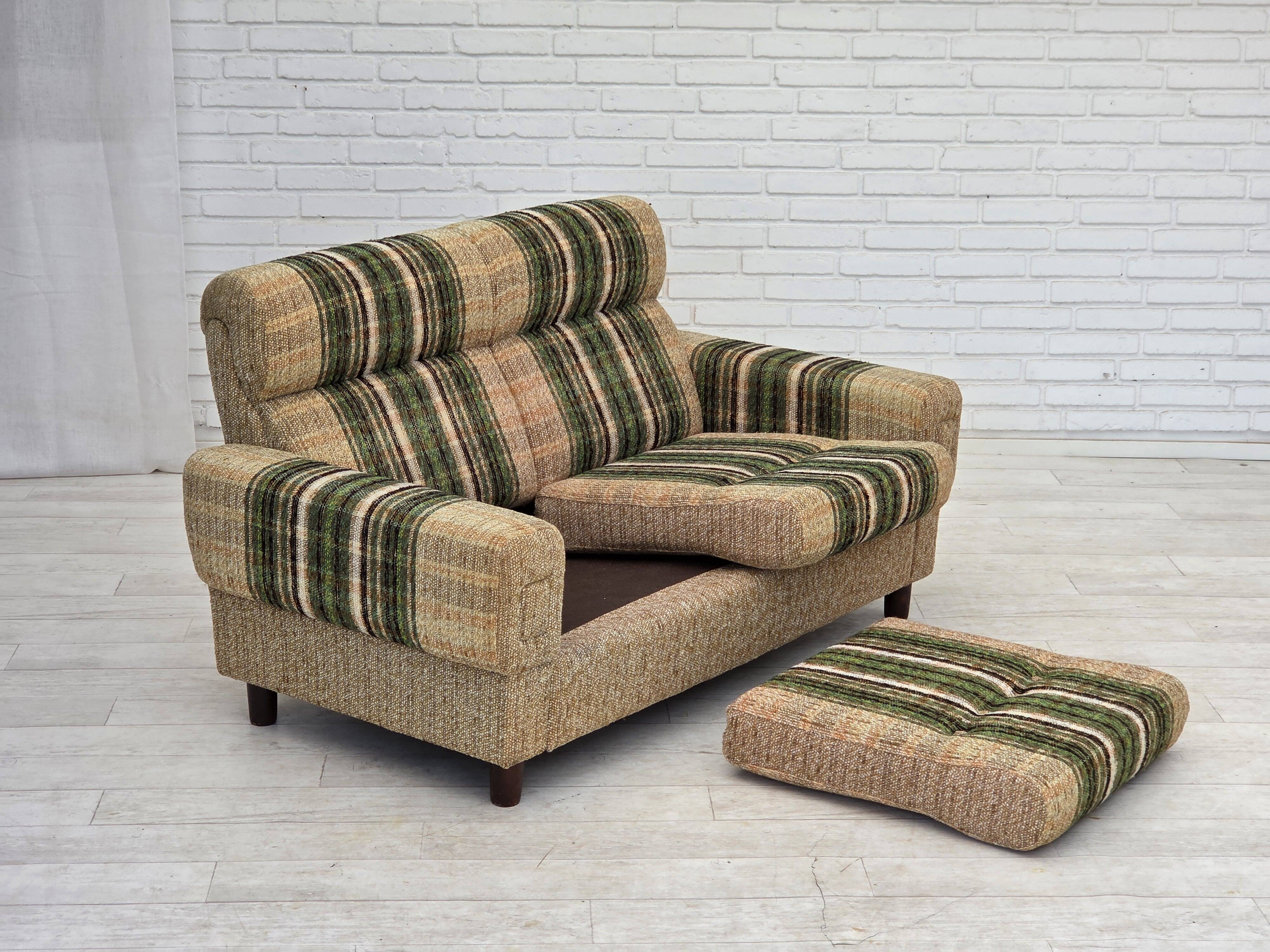 1980s, Danish 2-seater sofa by Nisbo Horsens, furniture wool.
