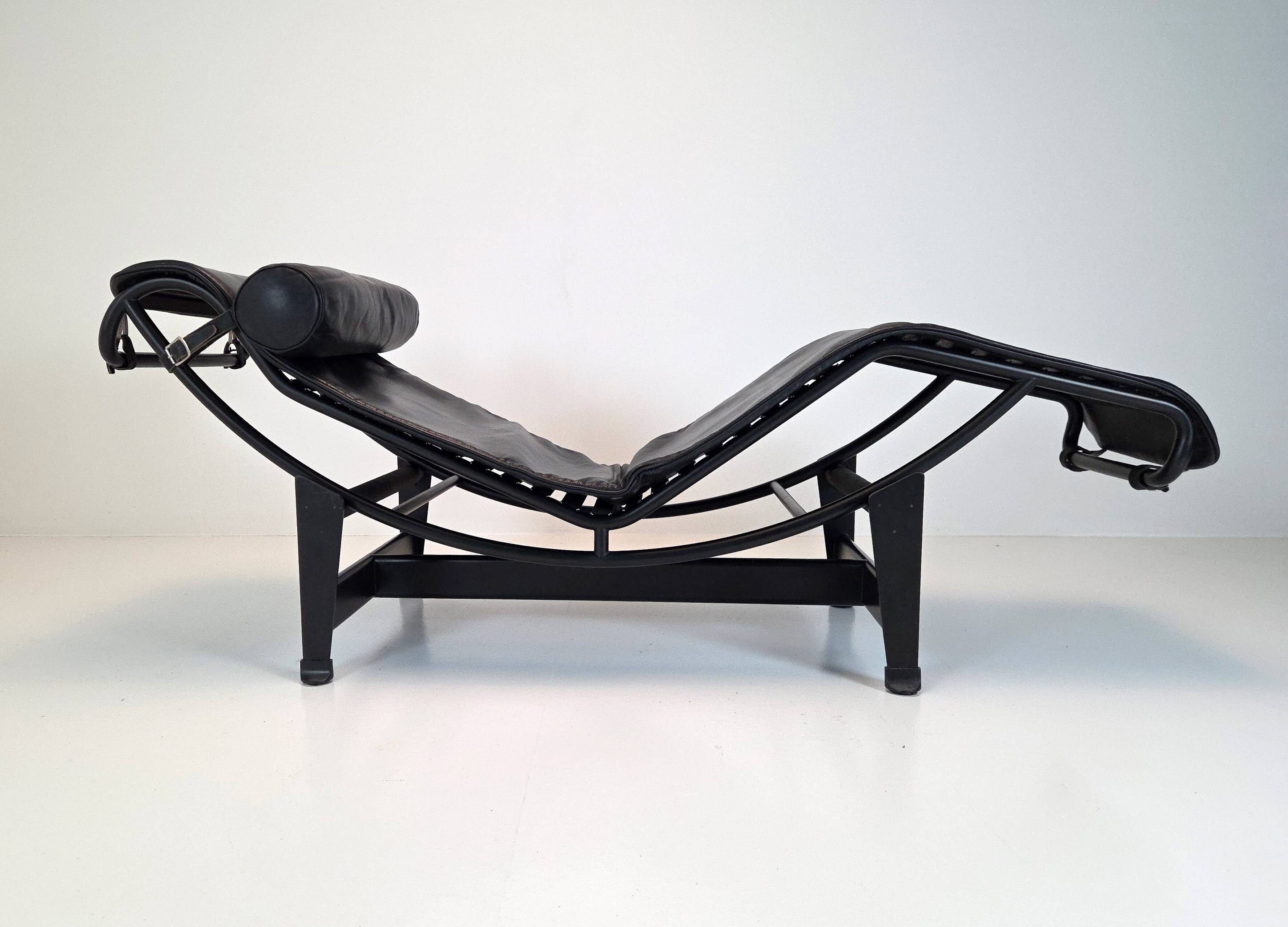 Cassina LC4 Chaise Longue – Le Corbusier, Charlotte Perriand & Pierre Jeanneret
