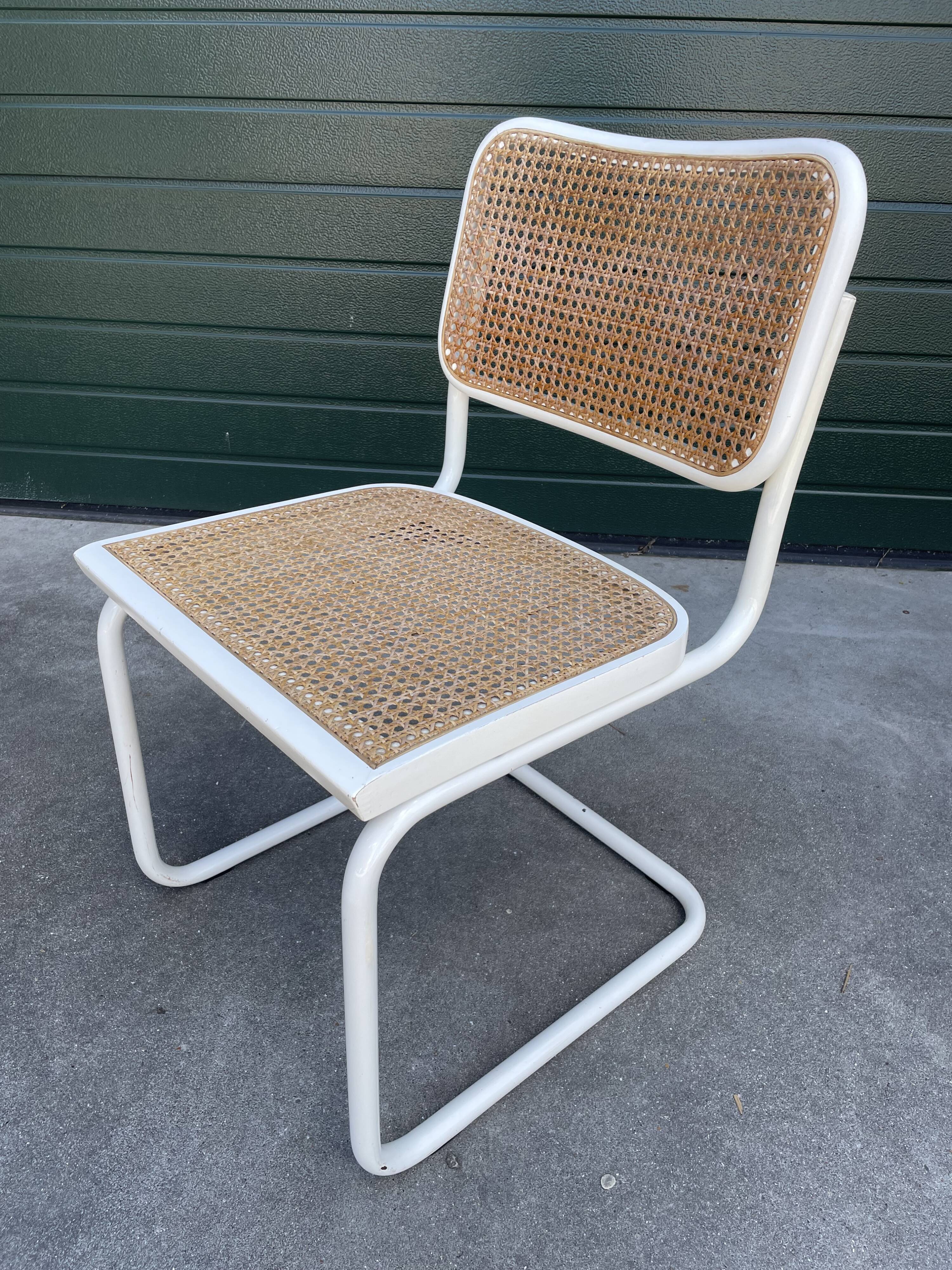 Set of 4 Cesca b32 model chairs in white by Marcel Breuer