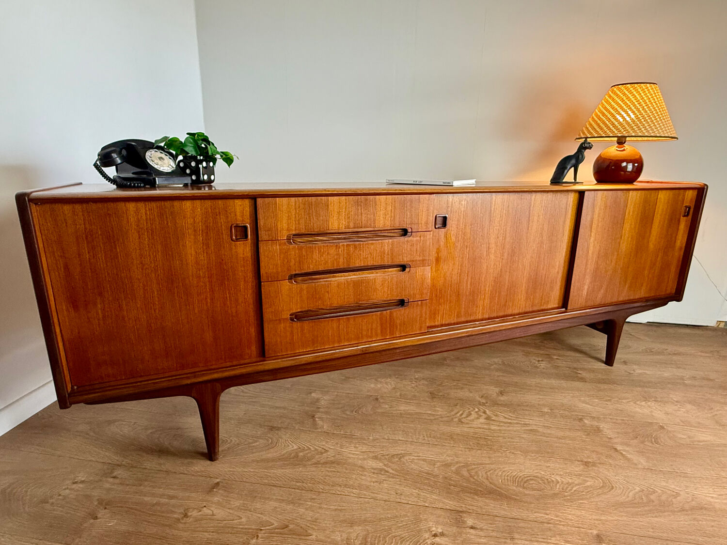 Simat french sideboard