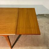 Scandinavian style extendable table